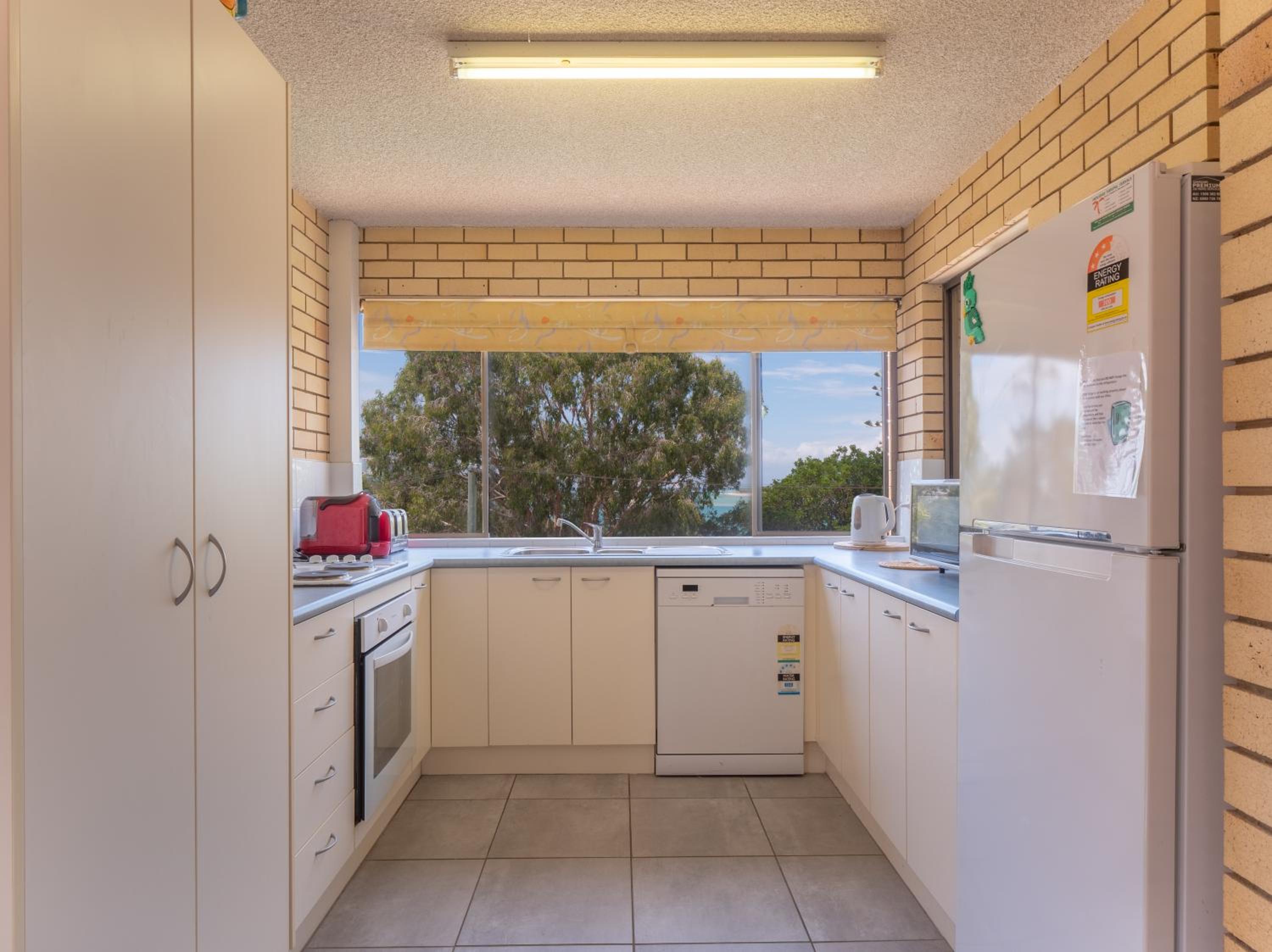 Golden Shores U7 21 Landsborough Parade view 3