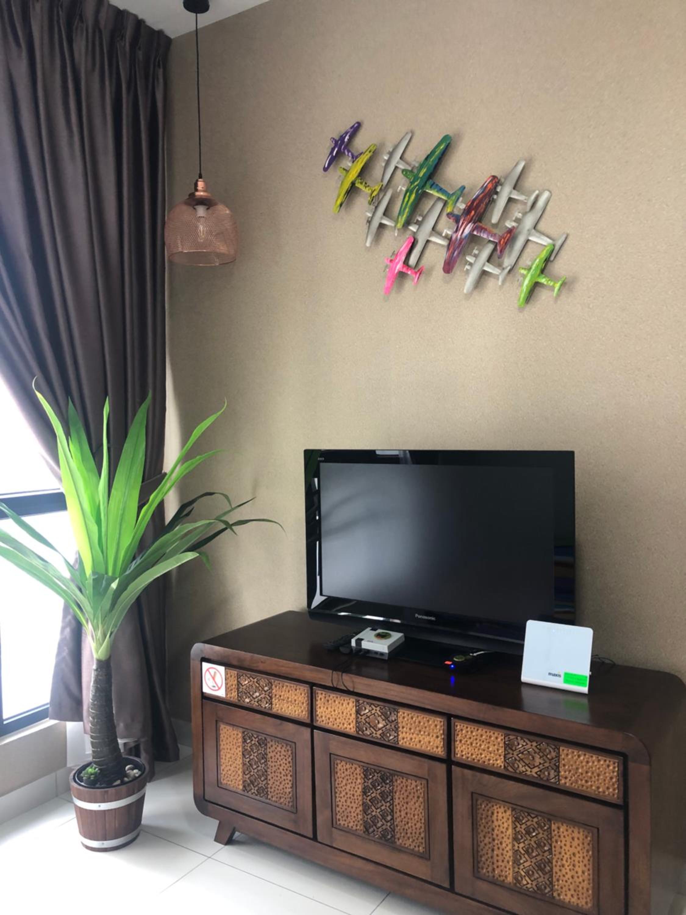 Legoland & Educity at BuYiYang Homestay
