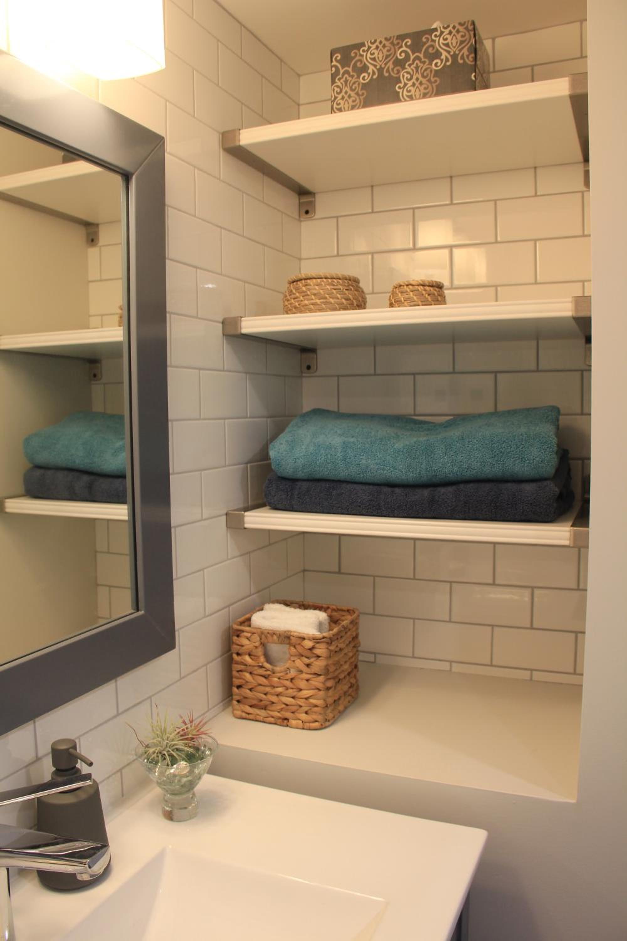 HiddenGem-private modern suite on trendy Main St