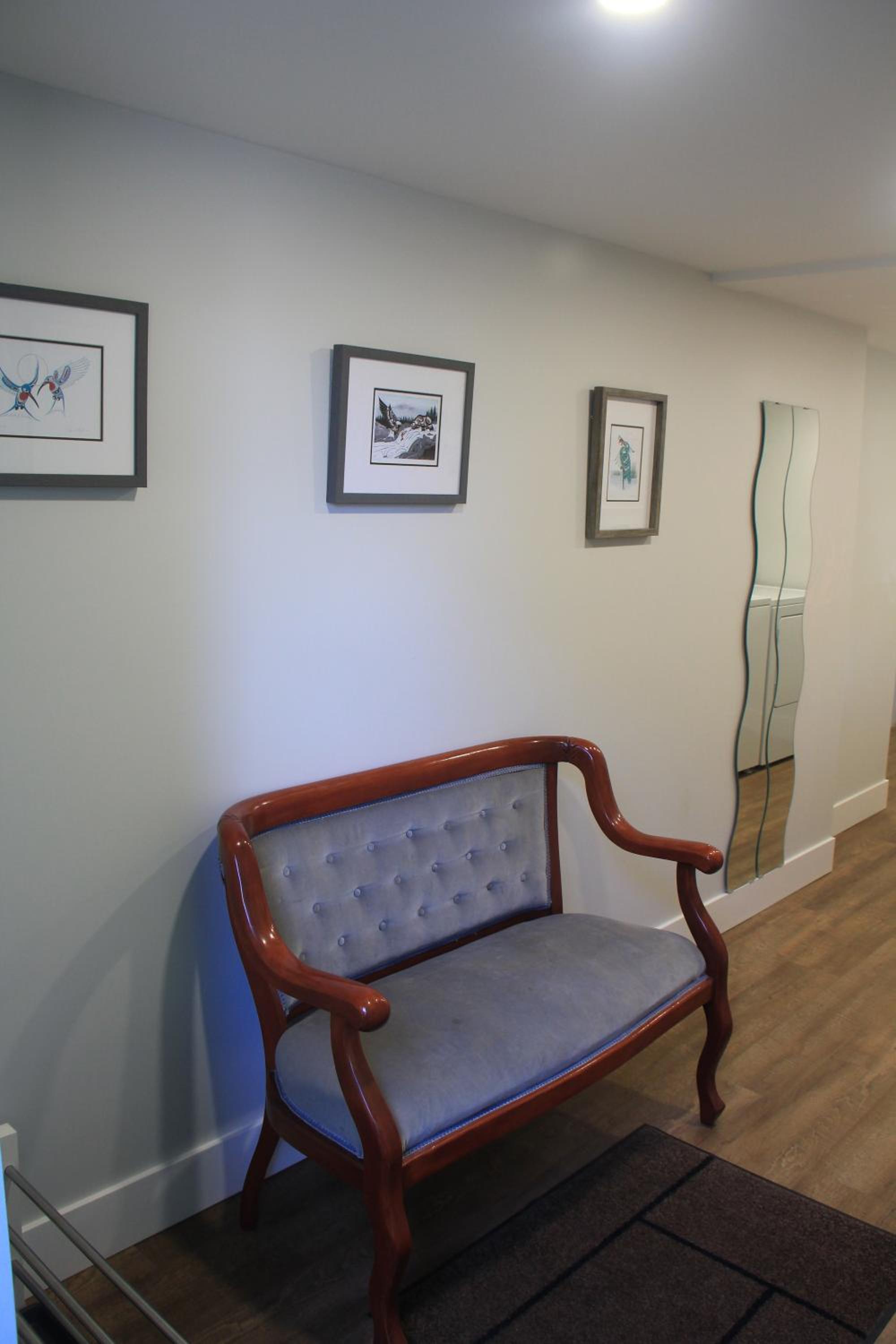 HiddenGem-private modern suite on trendy Main St