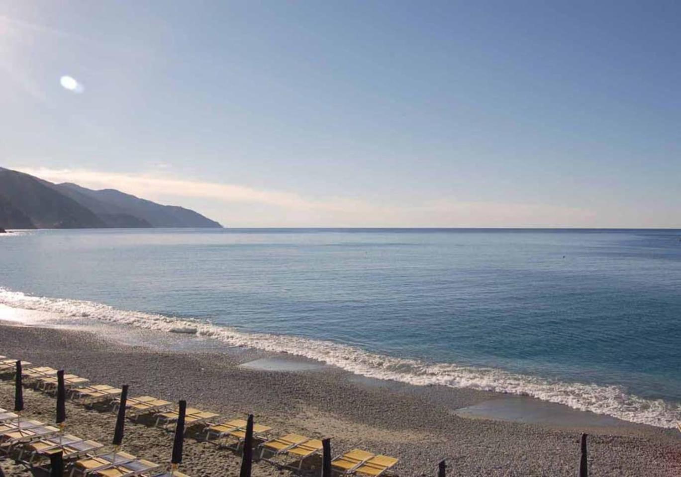 JOIVY Sea View Flat with Balcony, Cinque Terre view 3