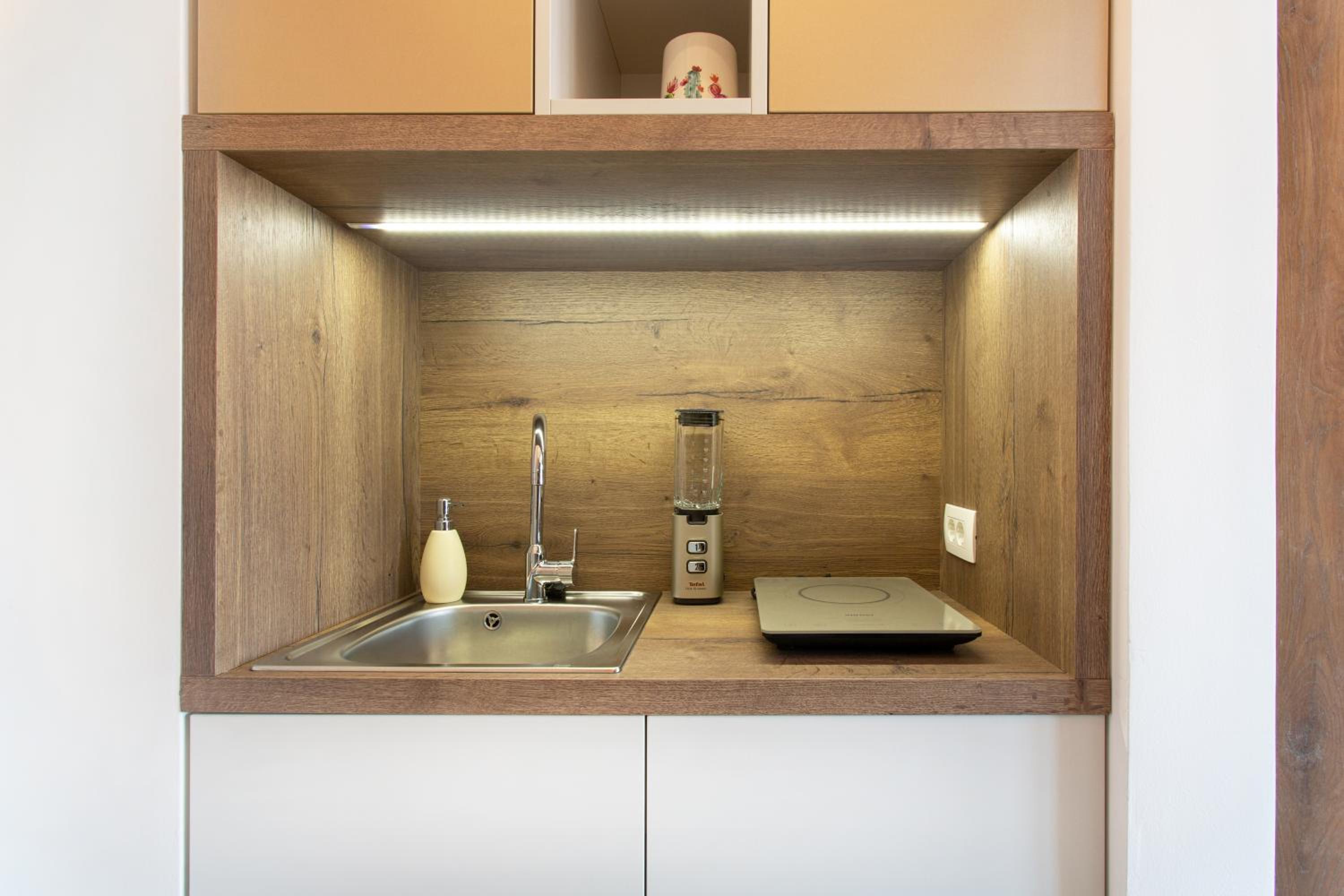 NEW, Stylish and modern central Studio, FREE parking