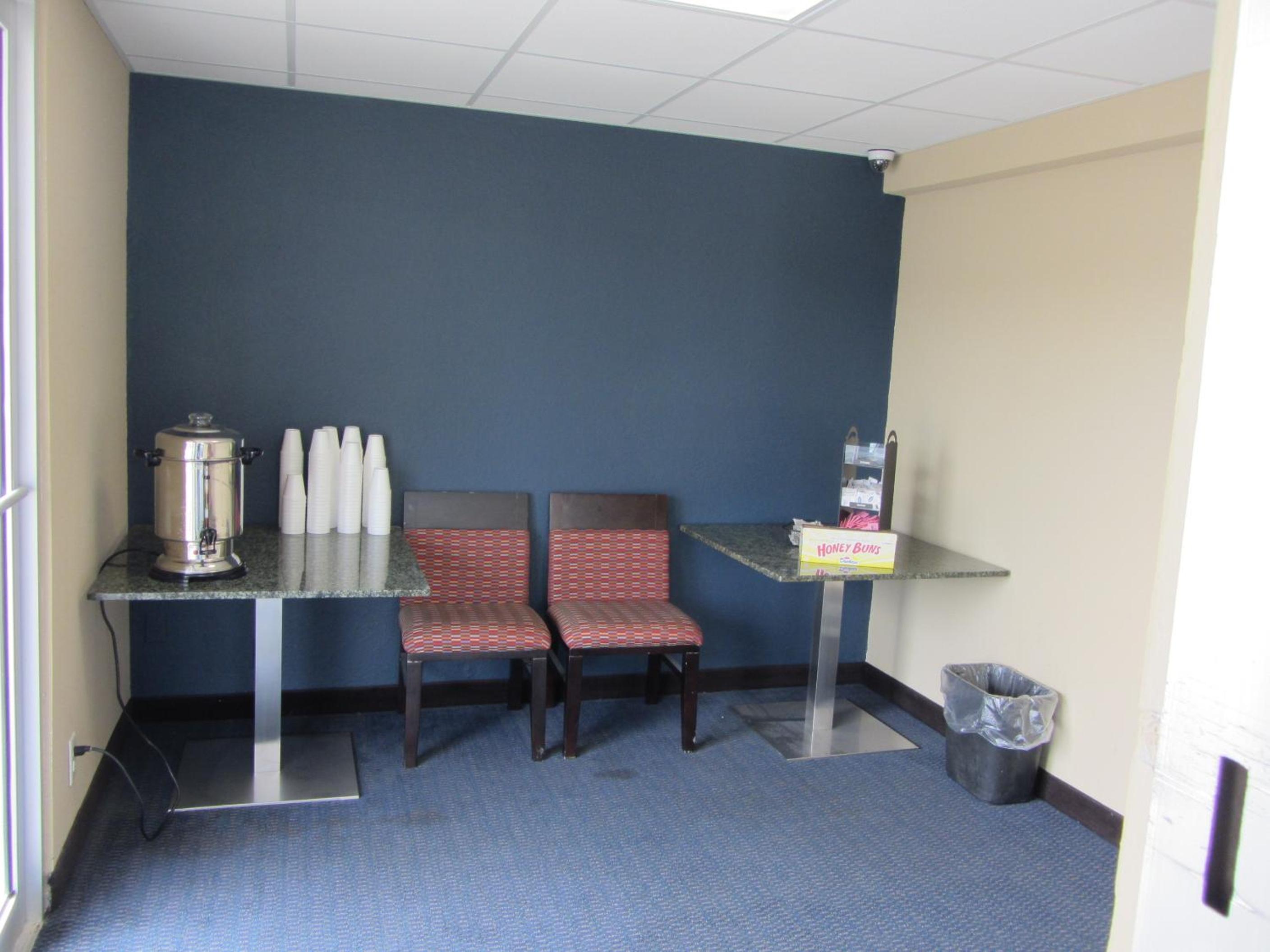 Hotel Howard Johnson by Wyndham Odessa TX - Image 1