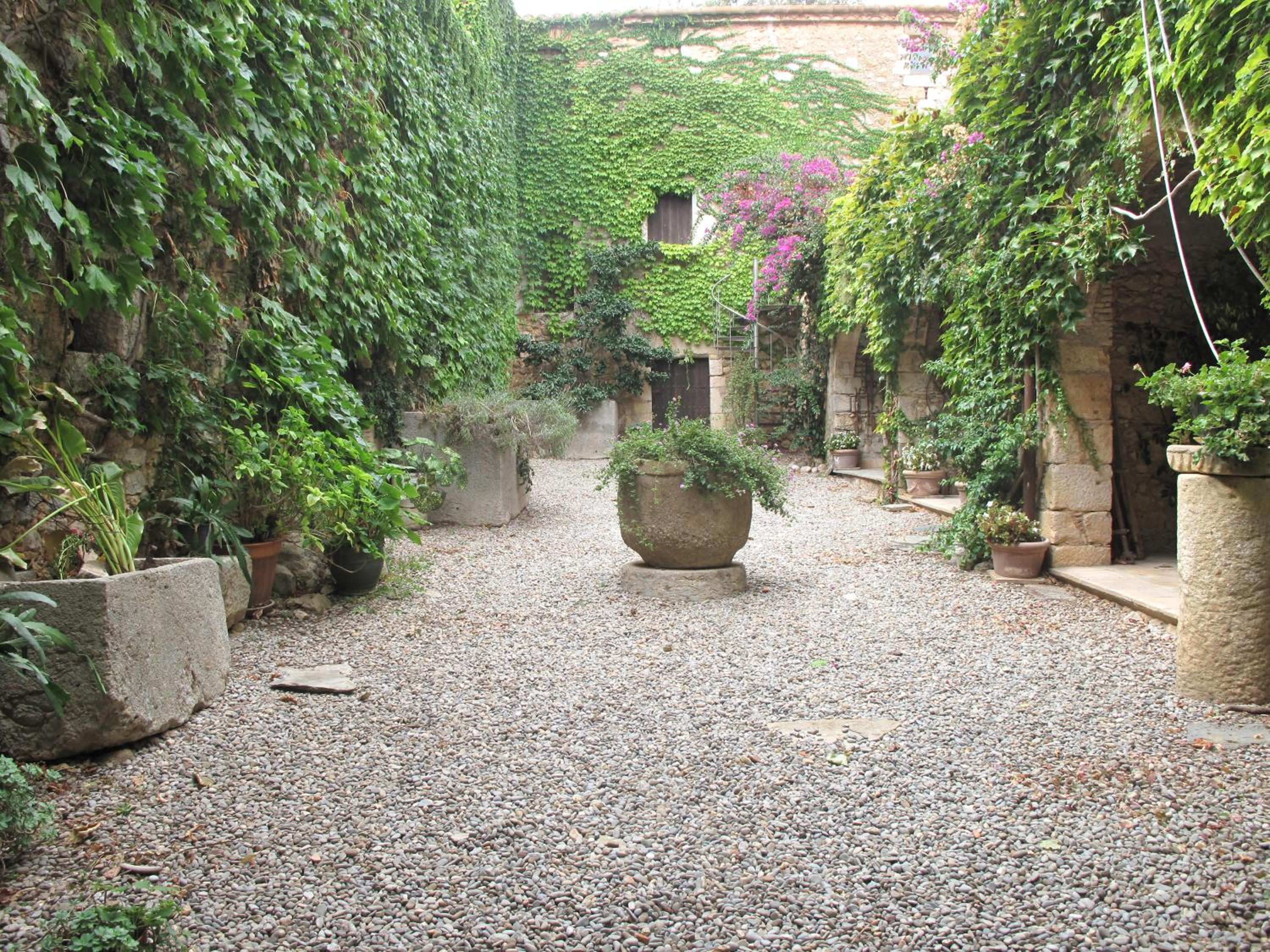 Mas de San Feliu view 4
