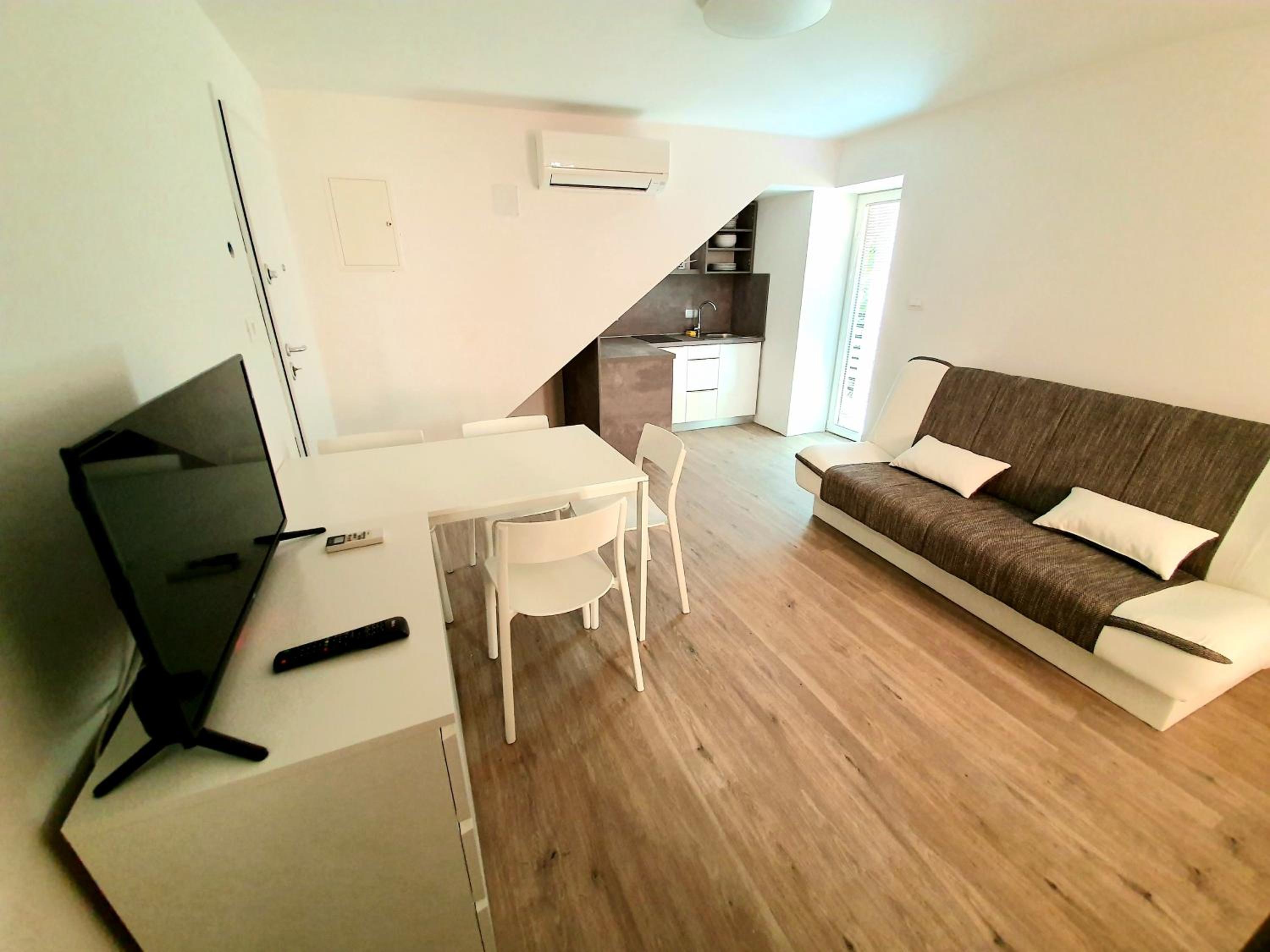 Casa Orange 2 view 2