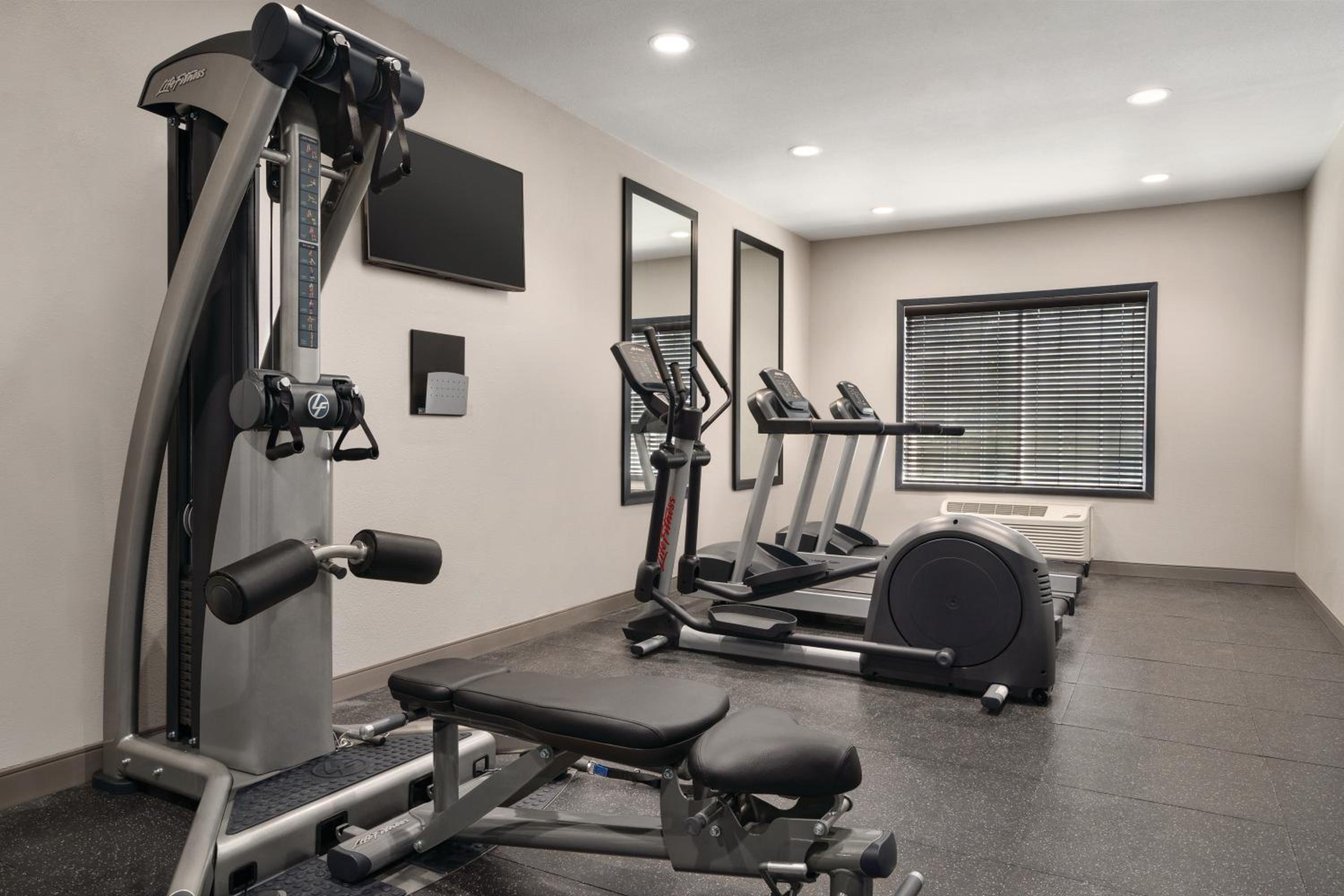 Country Inn & Suites by Radisson, Detroit Lakes, MN