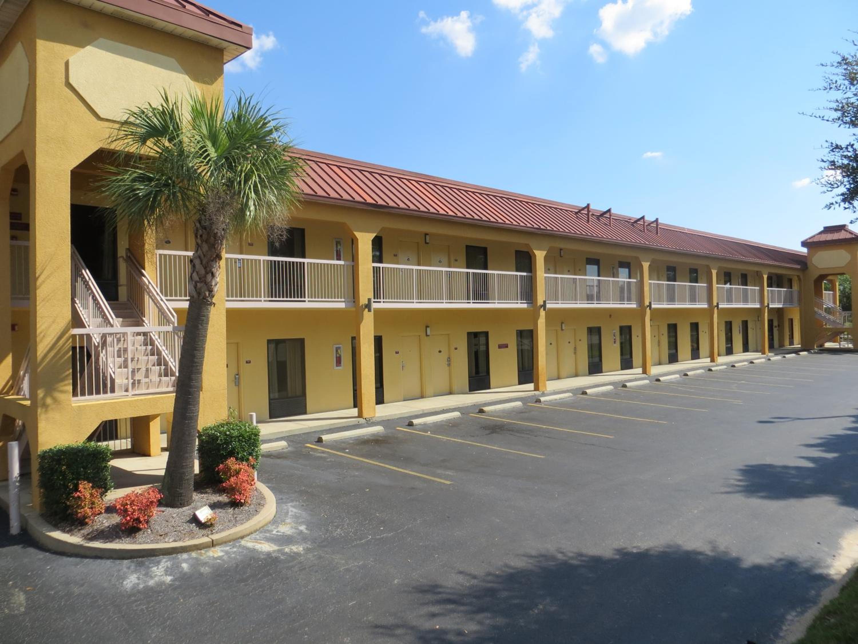 Fairview Inn & Suites Mobile view 2