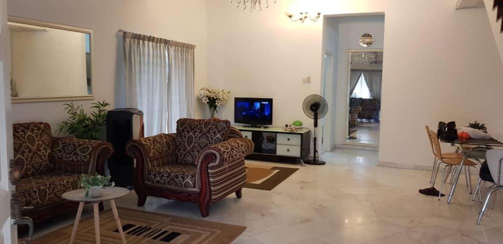 Tun Perak Homestay photo 4