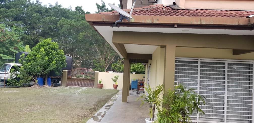 Tun Perak Homestay photo 3