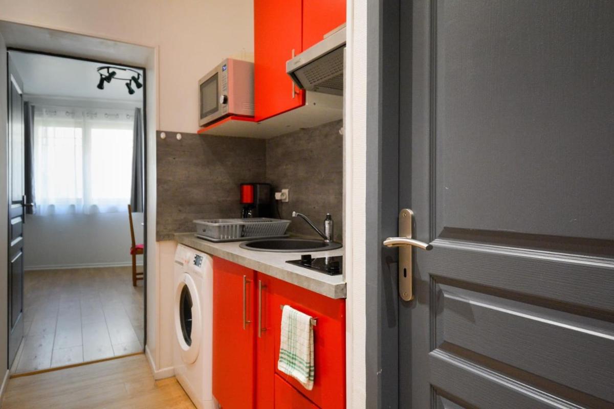 Petit appartement douillet très bien situé view 5
