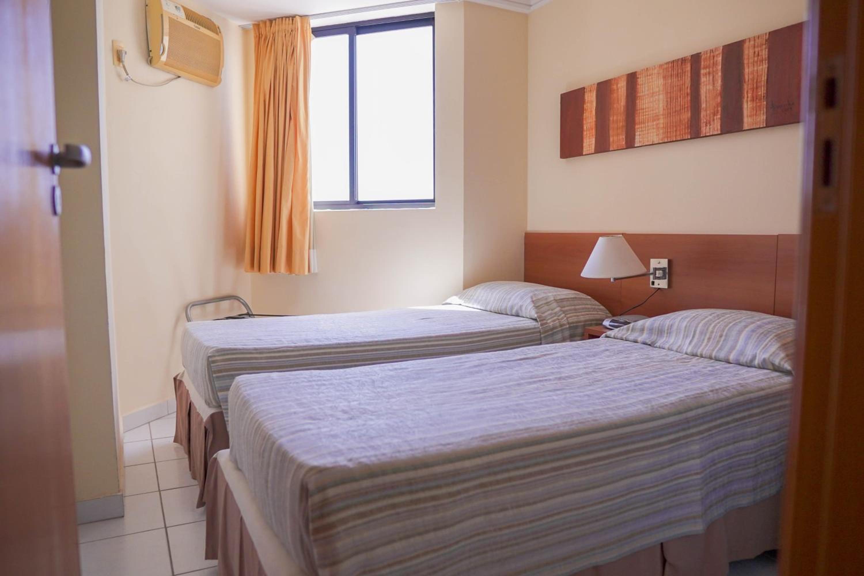 LINDO APARTAMENTO COM VISTA - PRAIA DE PONTANEGRA