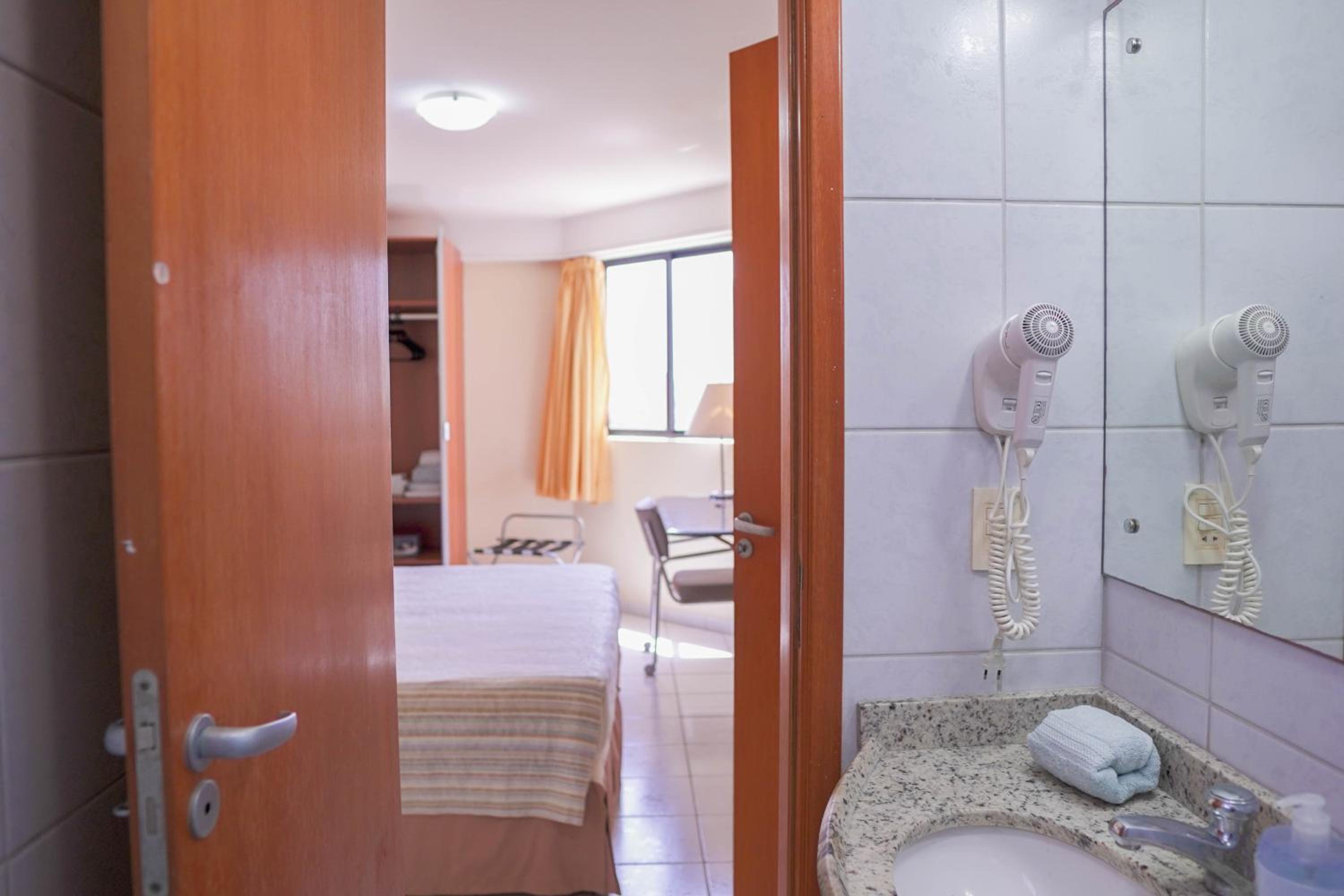 LINDO APARTAMENTO COM VISTA - PRAIA DE PONTANEGRA