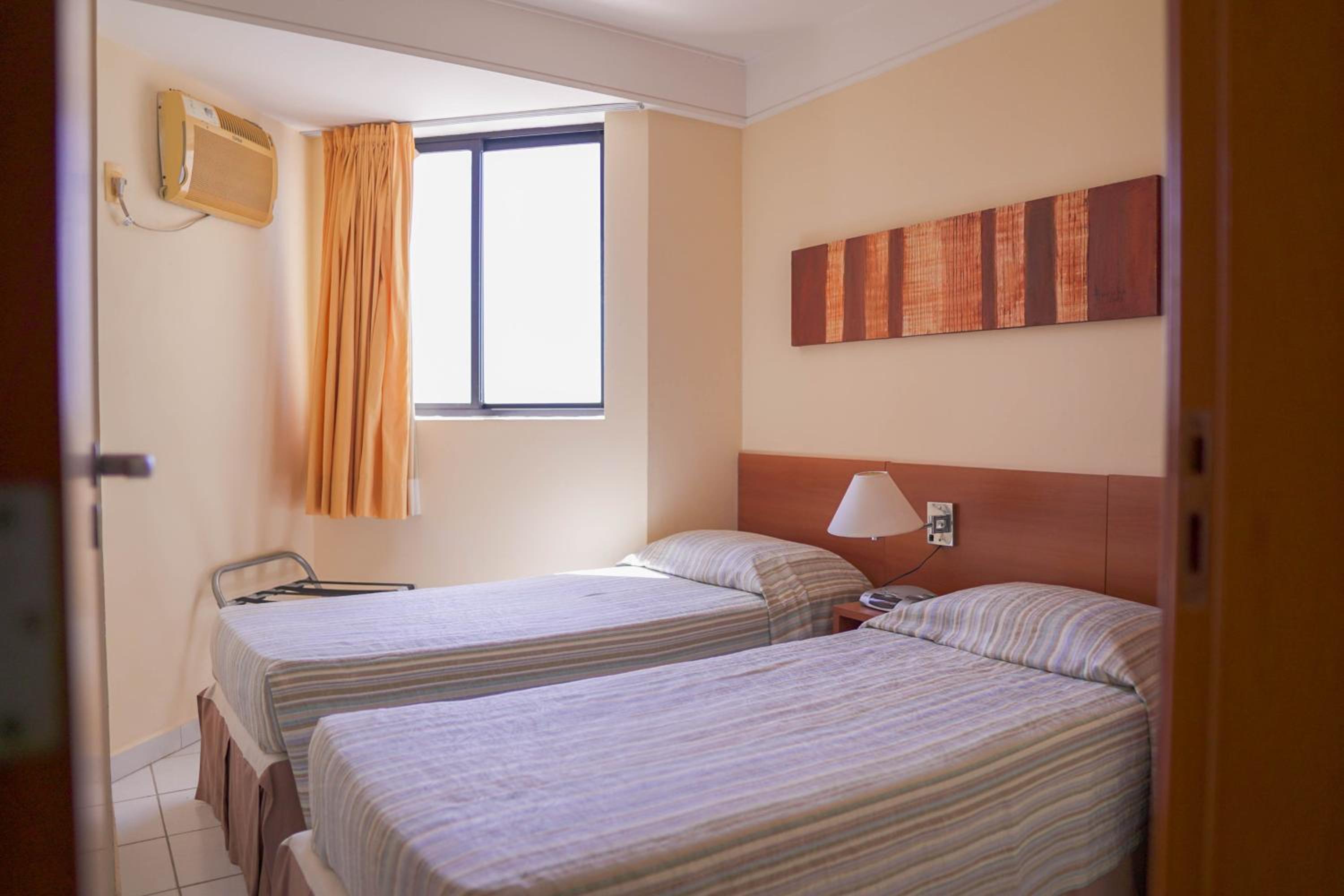 LINDO APARTAMENTO COM VISTA - PRAIA DE PONTANEGRA