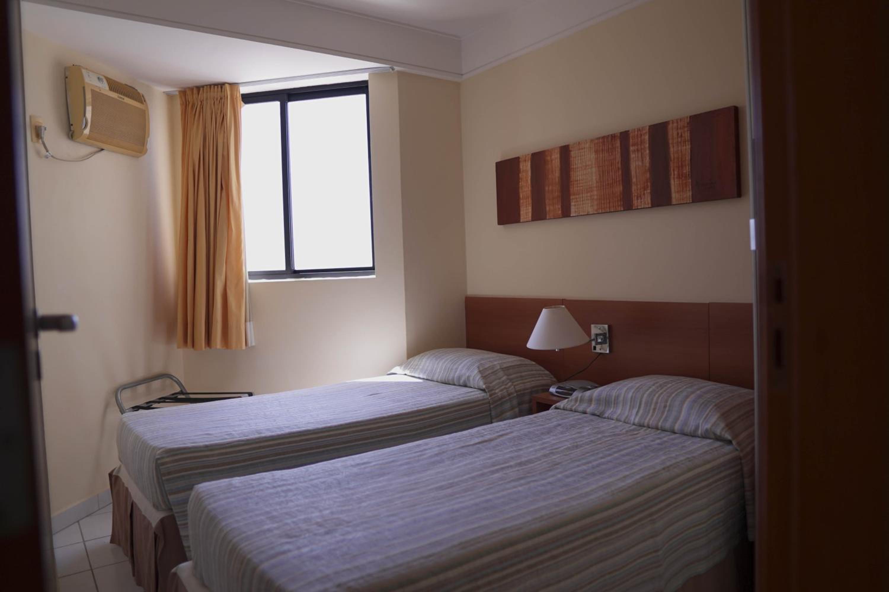 LINDO APARTAMENTO COM VISTA - PRAIA DE PONTANEGRA
