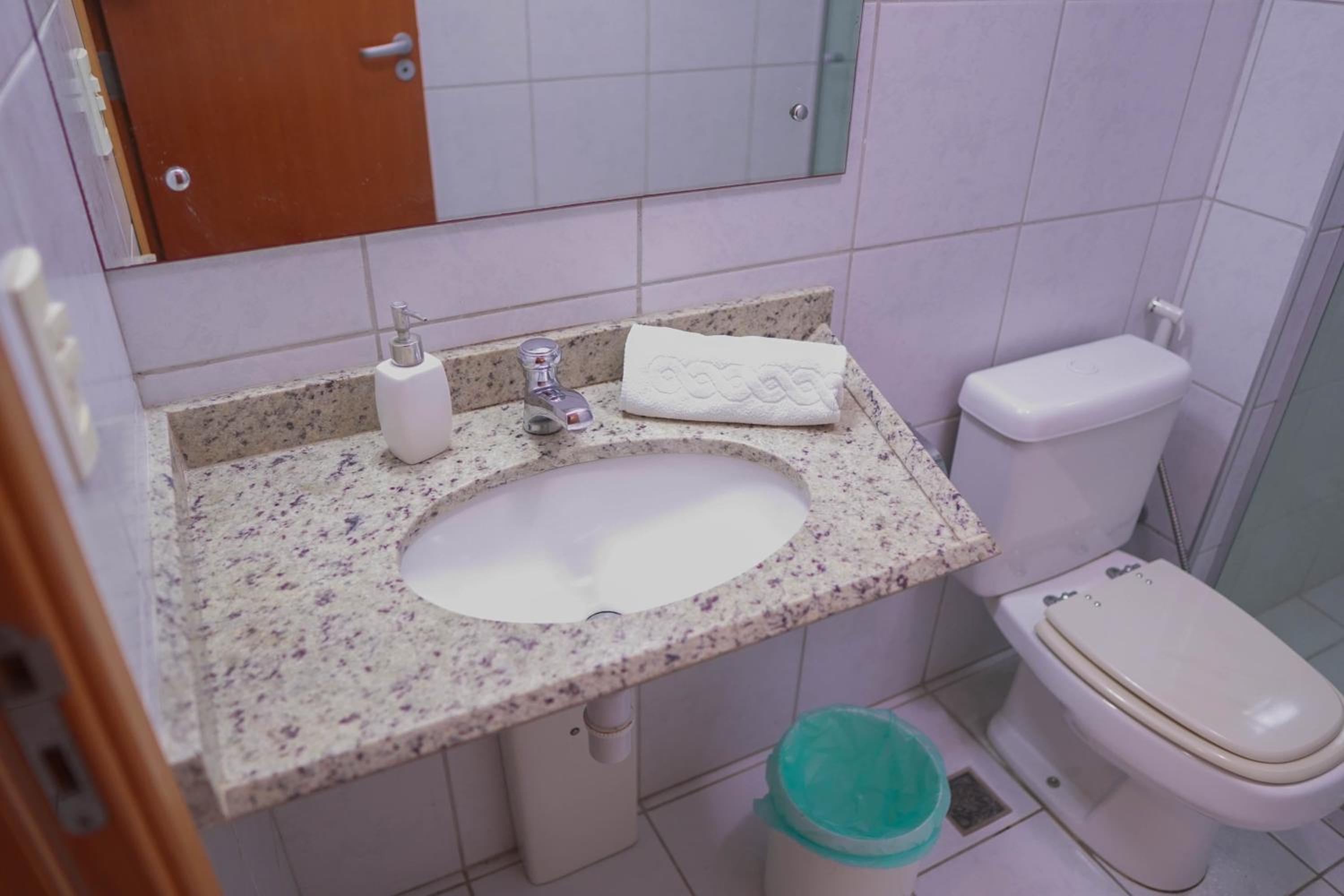 LINDO APARTAMENTO COM VISTA - PRAIA DE PONTANEGRA