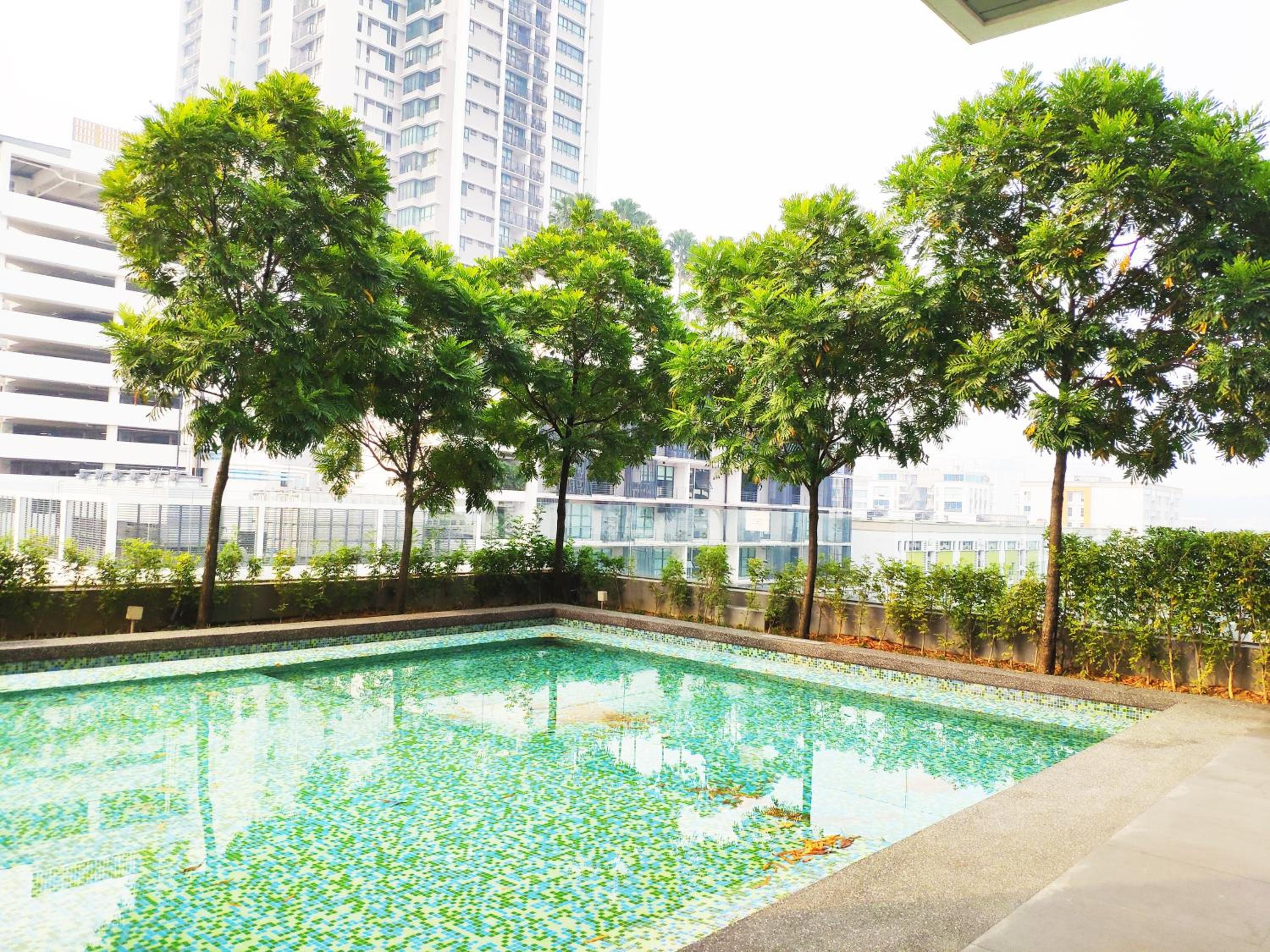 5-Star Apartment + Infinity Pool, 4 pax, 1 min to Jaya One photo 2