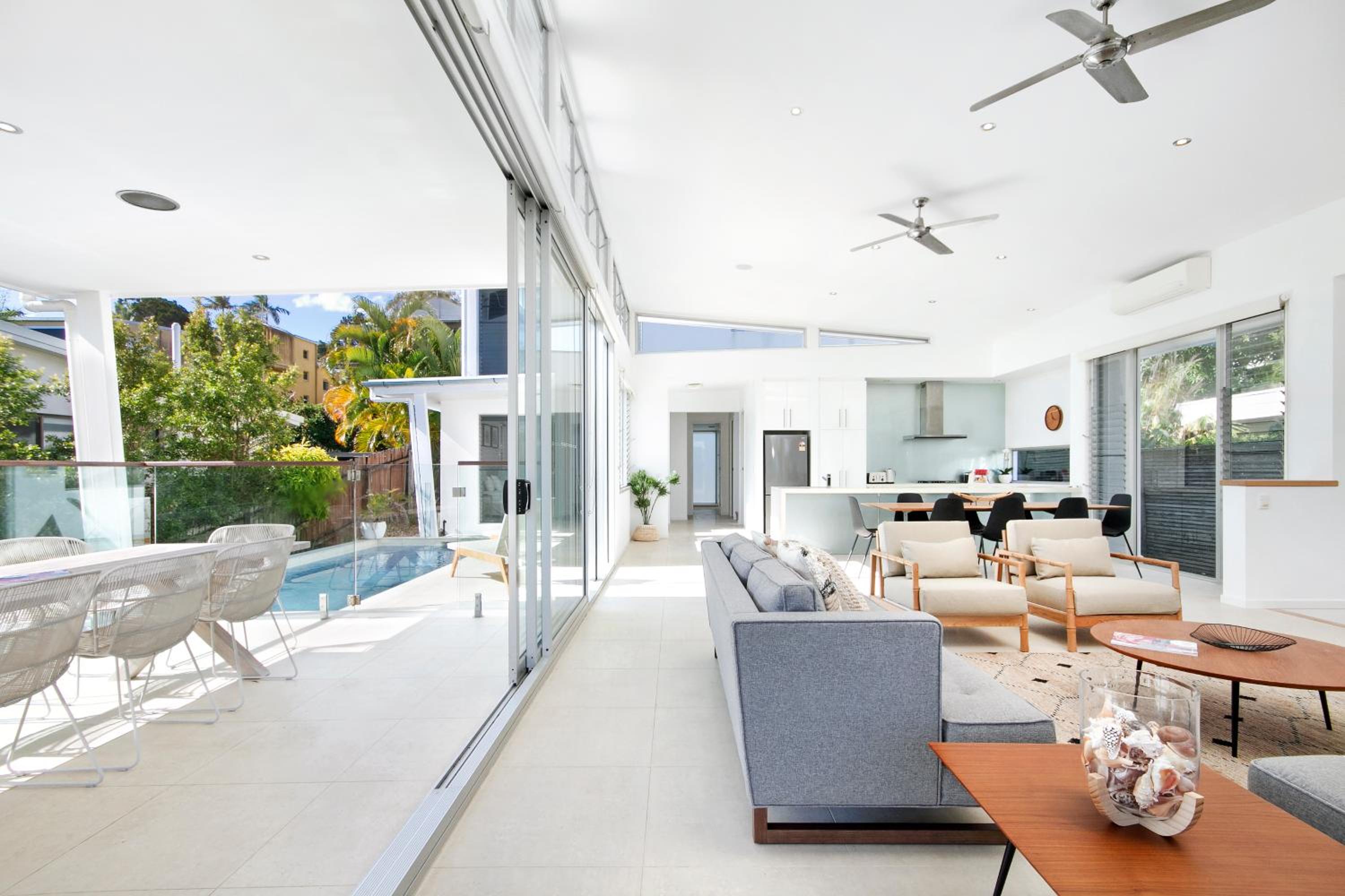 Stunning Views, Private Pool Near Hastings St
