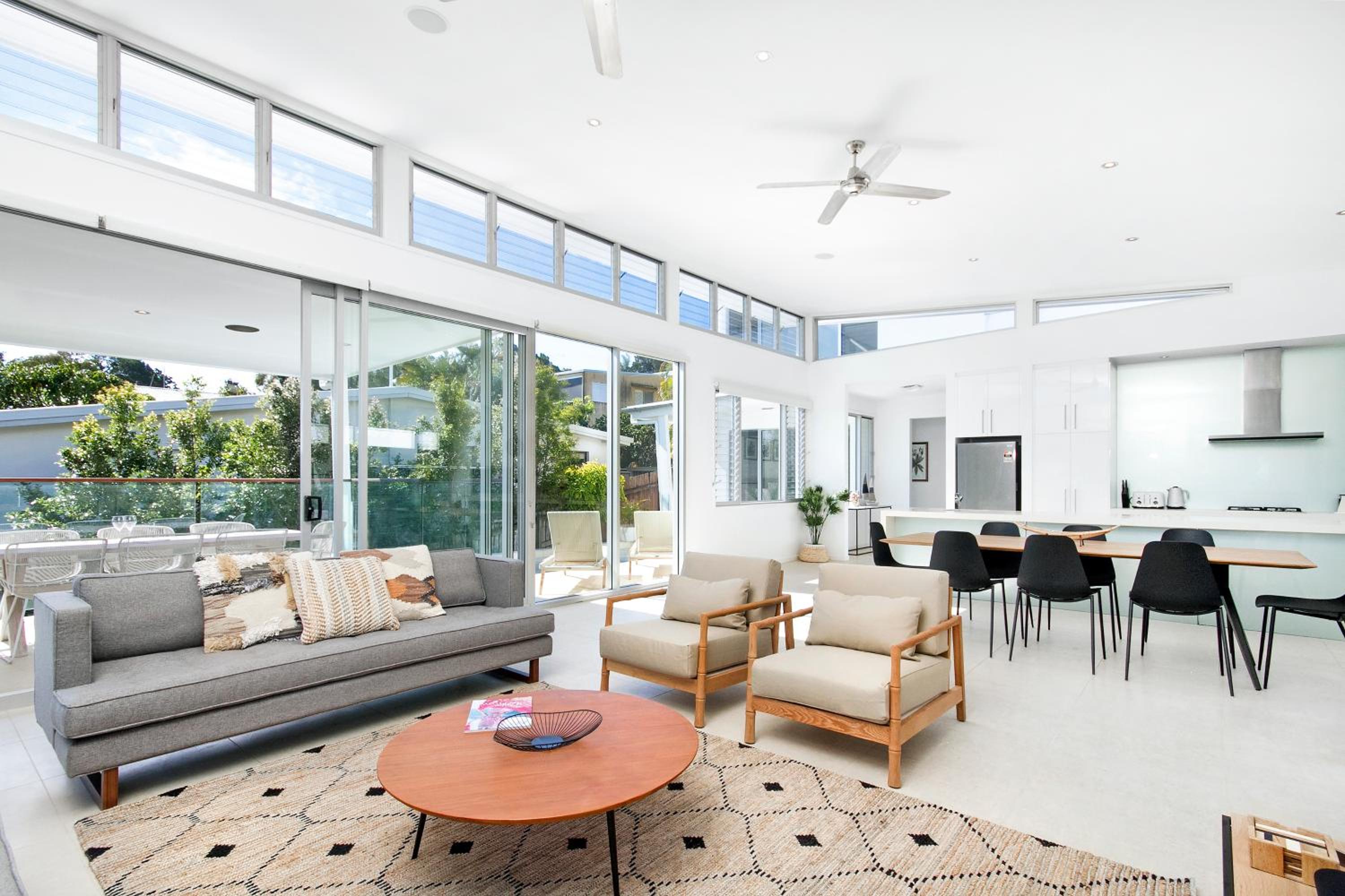 Stunning Views, Private Pool Near Hastings St