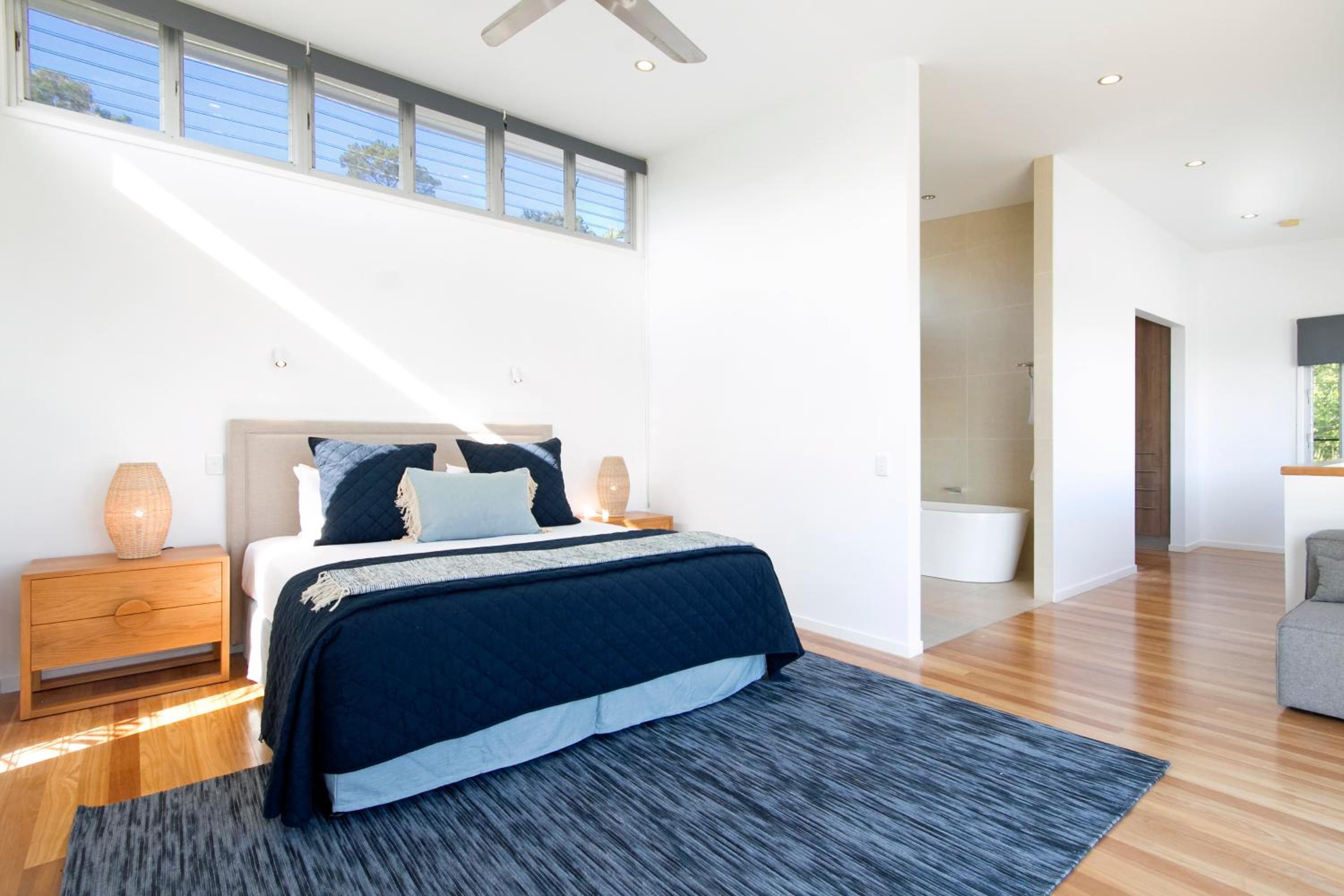 Stunning Views, Private Pool Near Hastings St