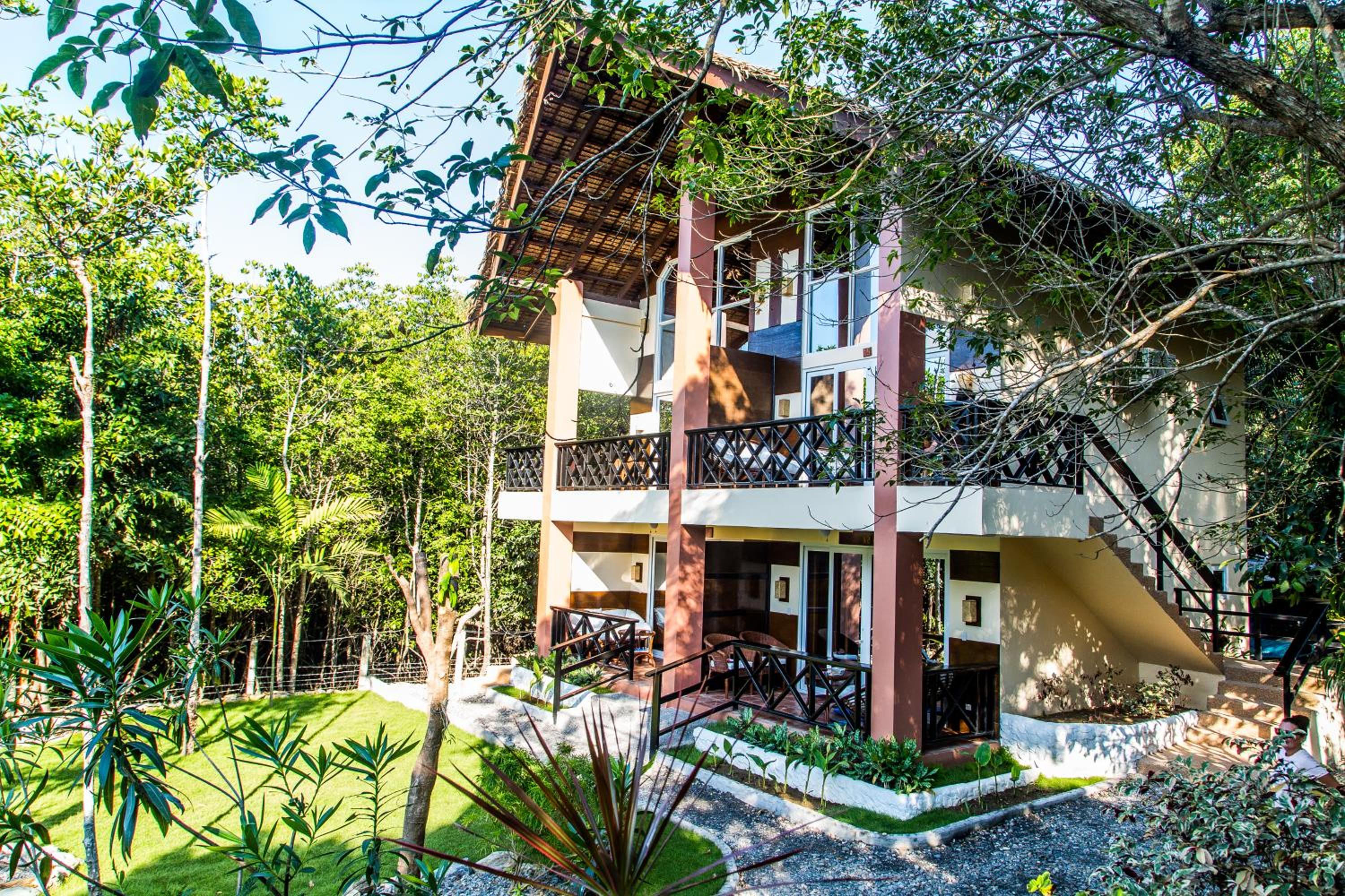 Edgewater Dive & Spa Resort