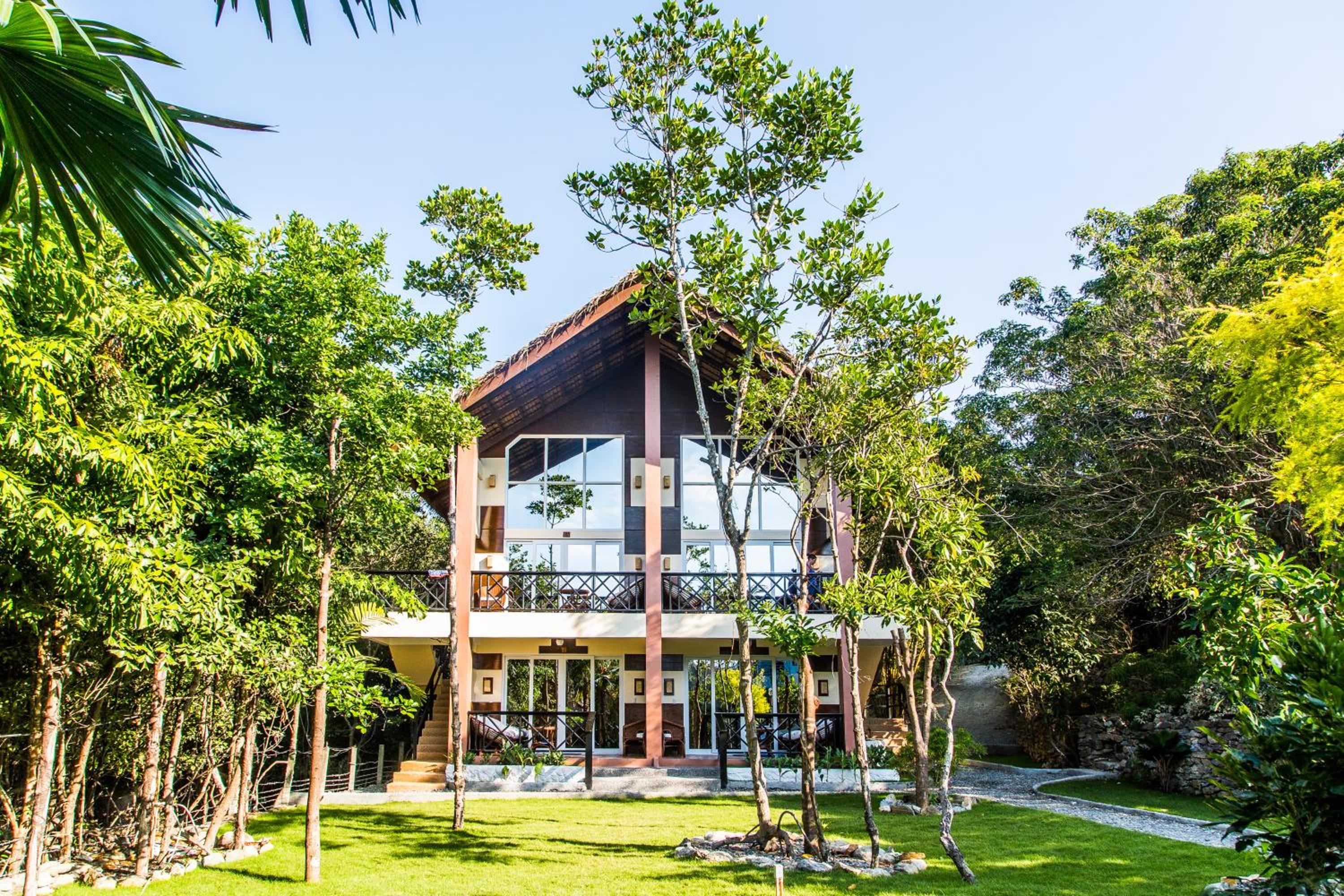 Edgewater Dive & Spa Resort