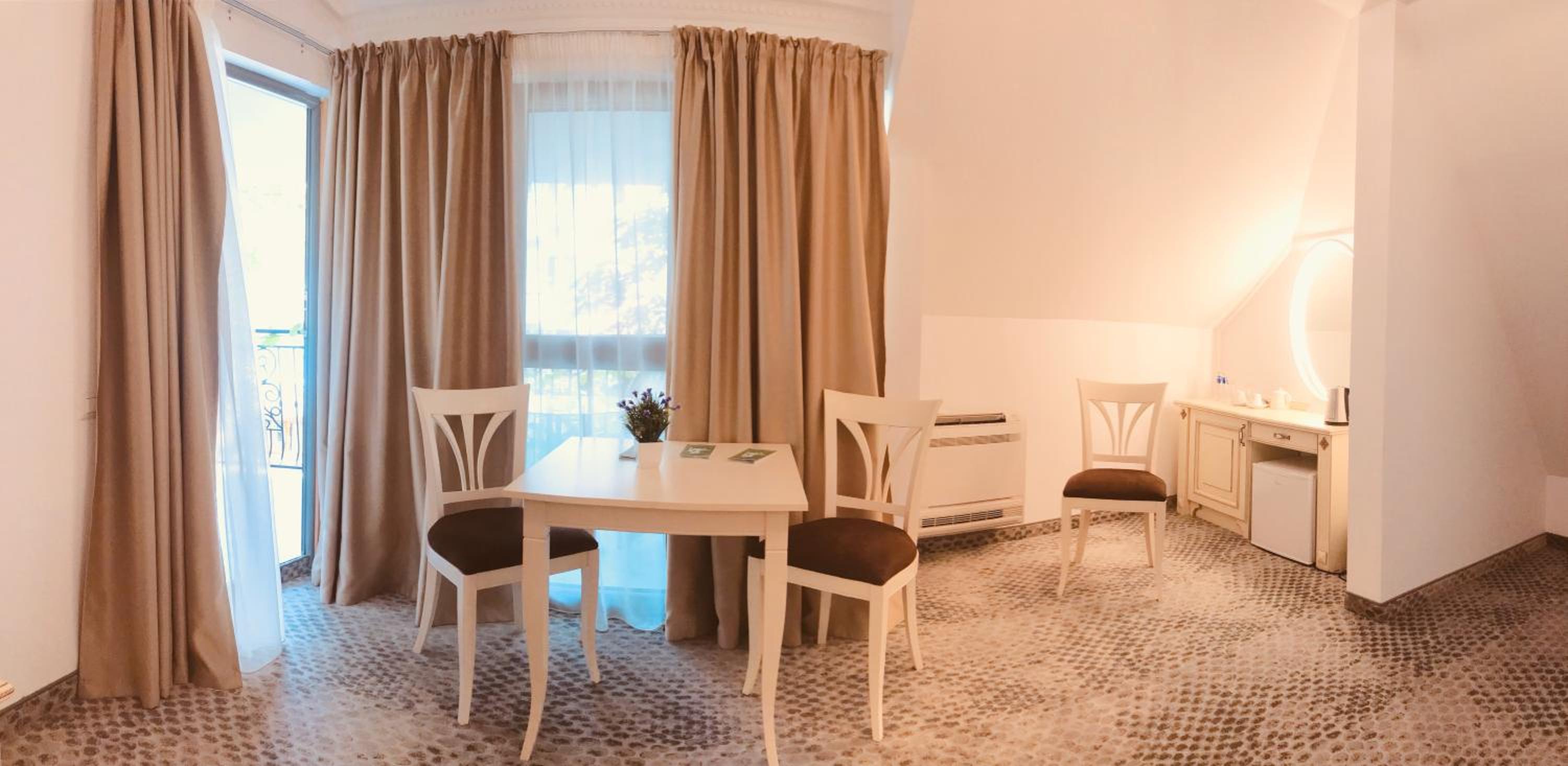 ATLAS HOUSE Luxury Suites
