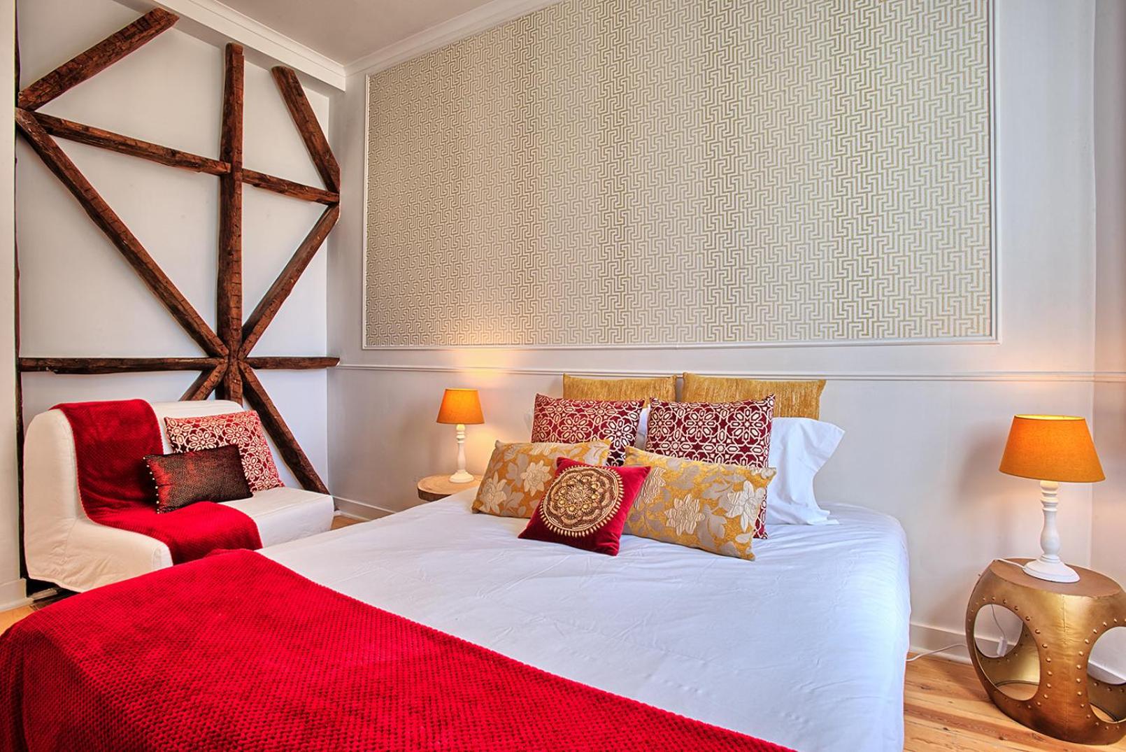 Localtraveling ALFAMA River View - Family Apartments view 4
