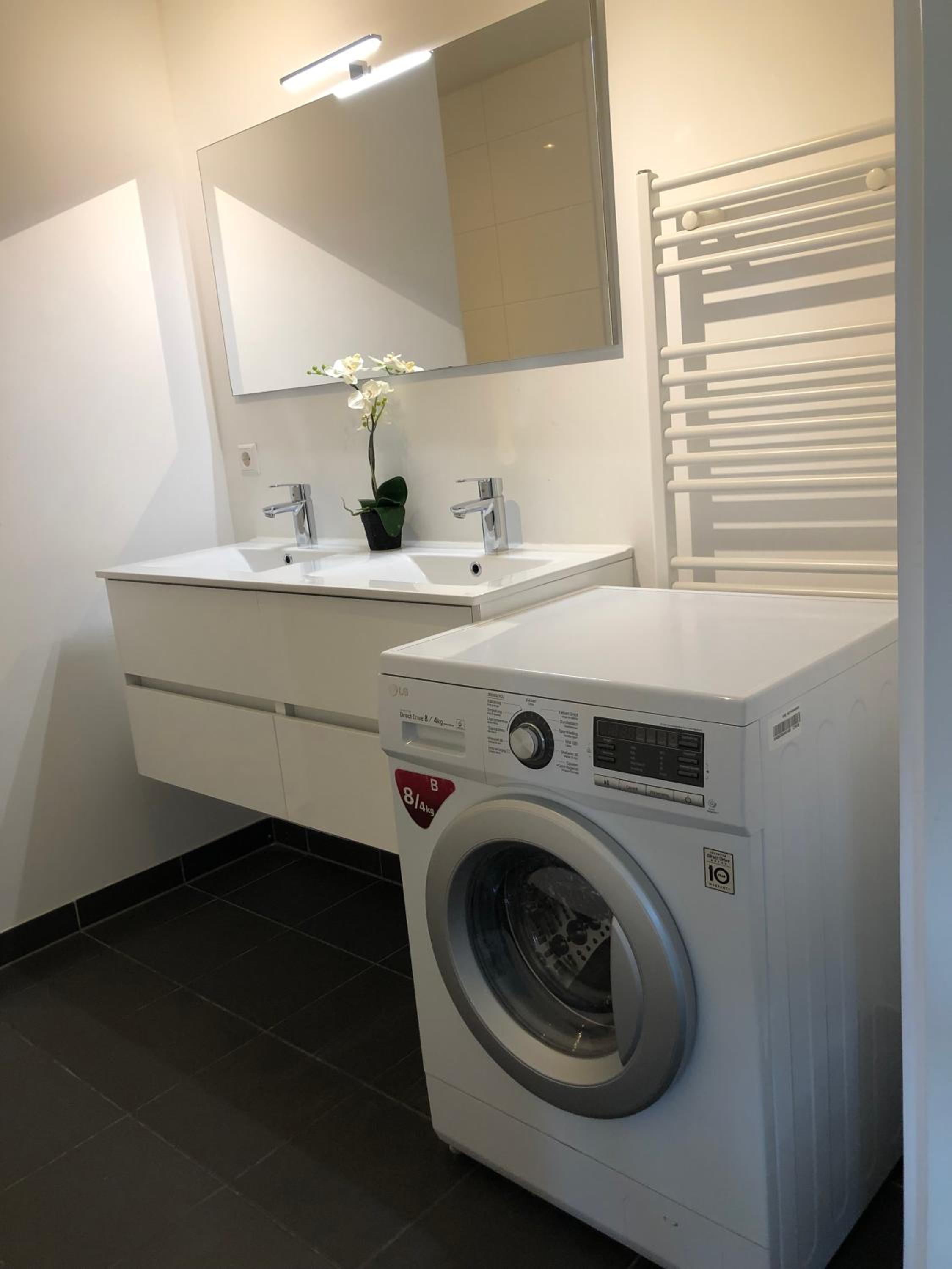 White Moon Apartment