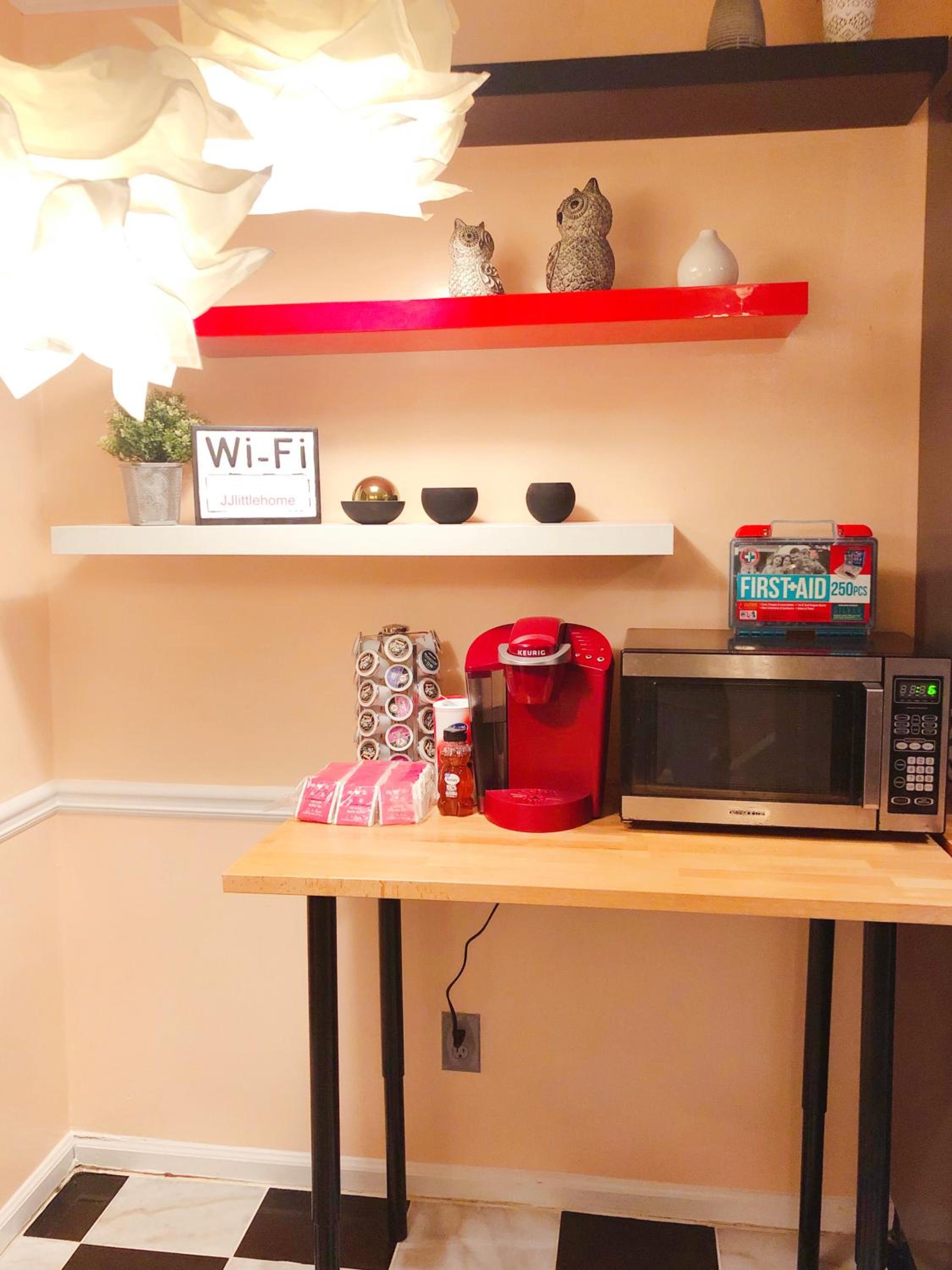 2 Bedrooms Private Kitchen Livingroom Robinwood Condo Suite