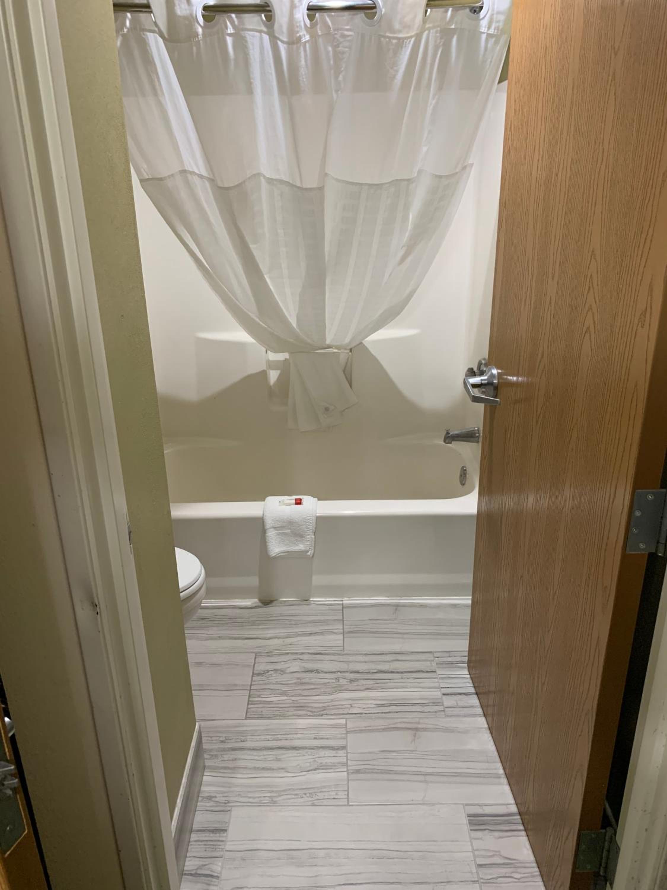 Baymont by Wyndham Evansville North/Haubstadt view 4