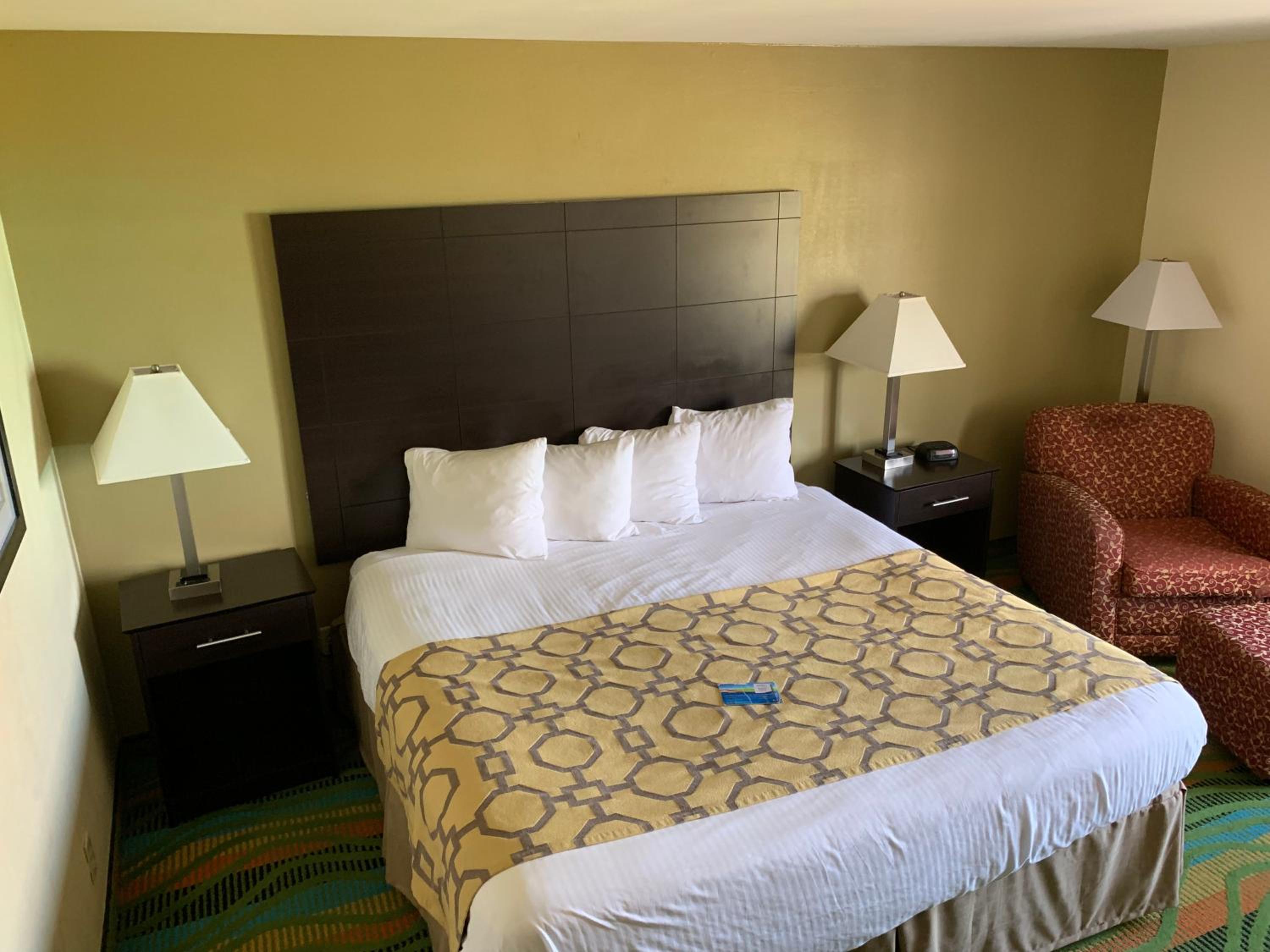 Baymont by Wyndham Evansville North/Haubstadt view 2