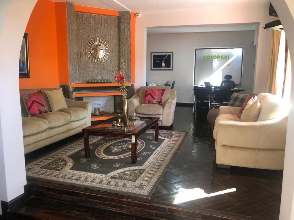 Hostal Tutamanda 2