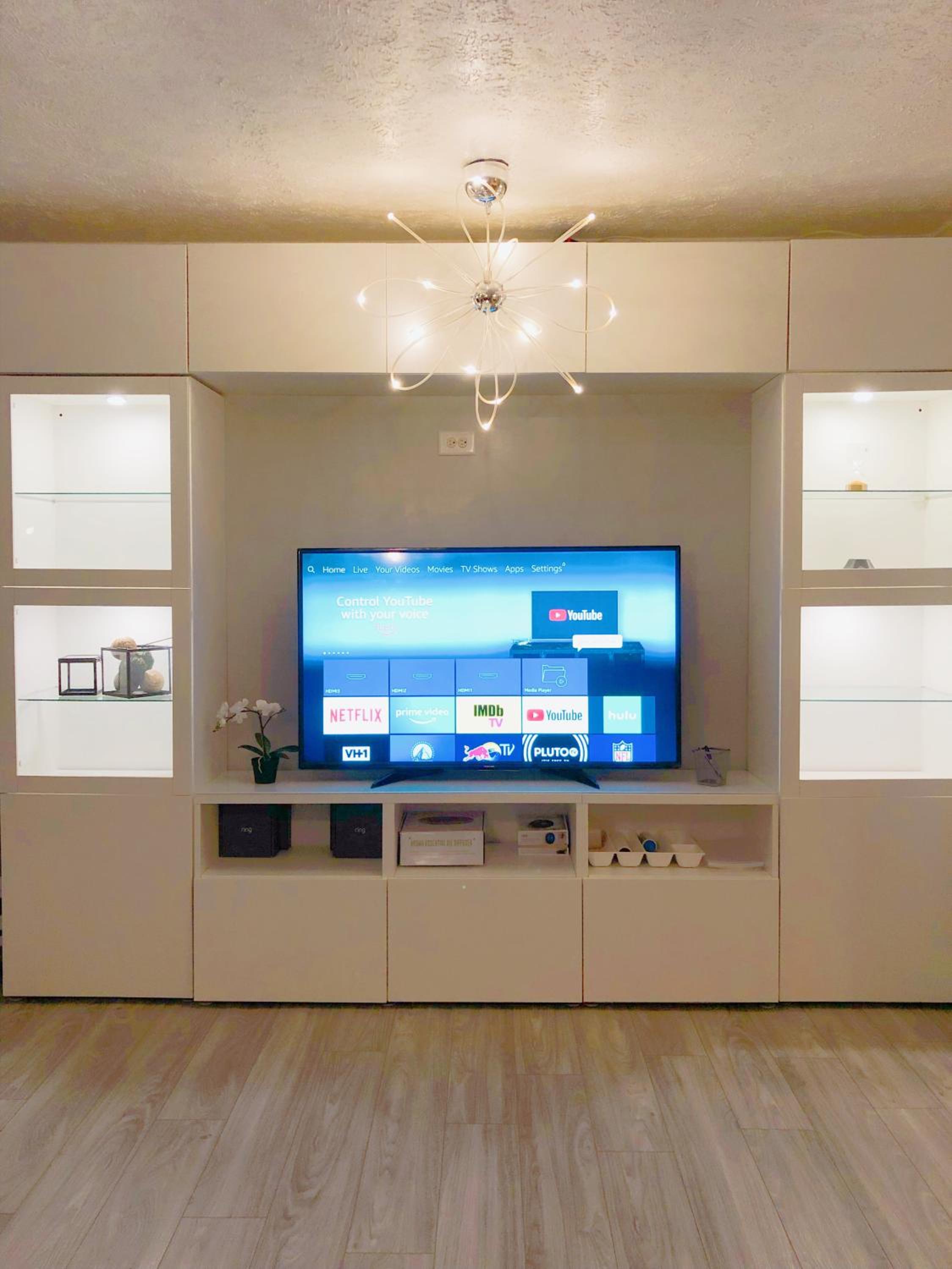 2 Bedrooms Private Kitchen Livingroom Robinwood Condo Suite