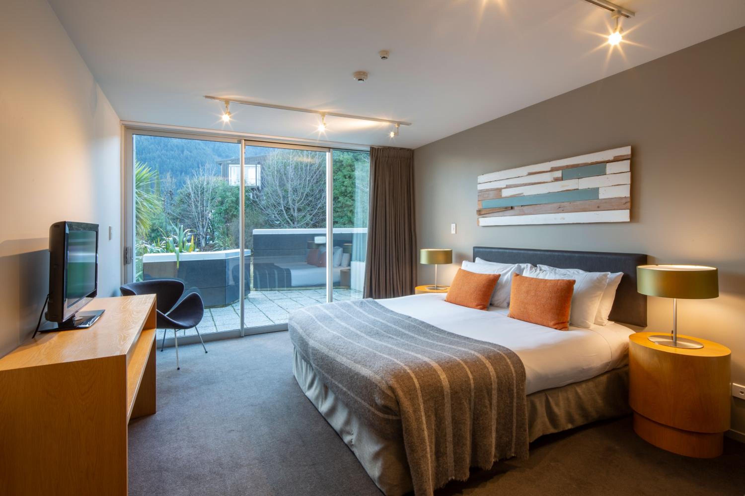Kent Street Apartments - Element Escapes view 2