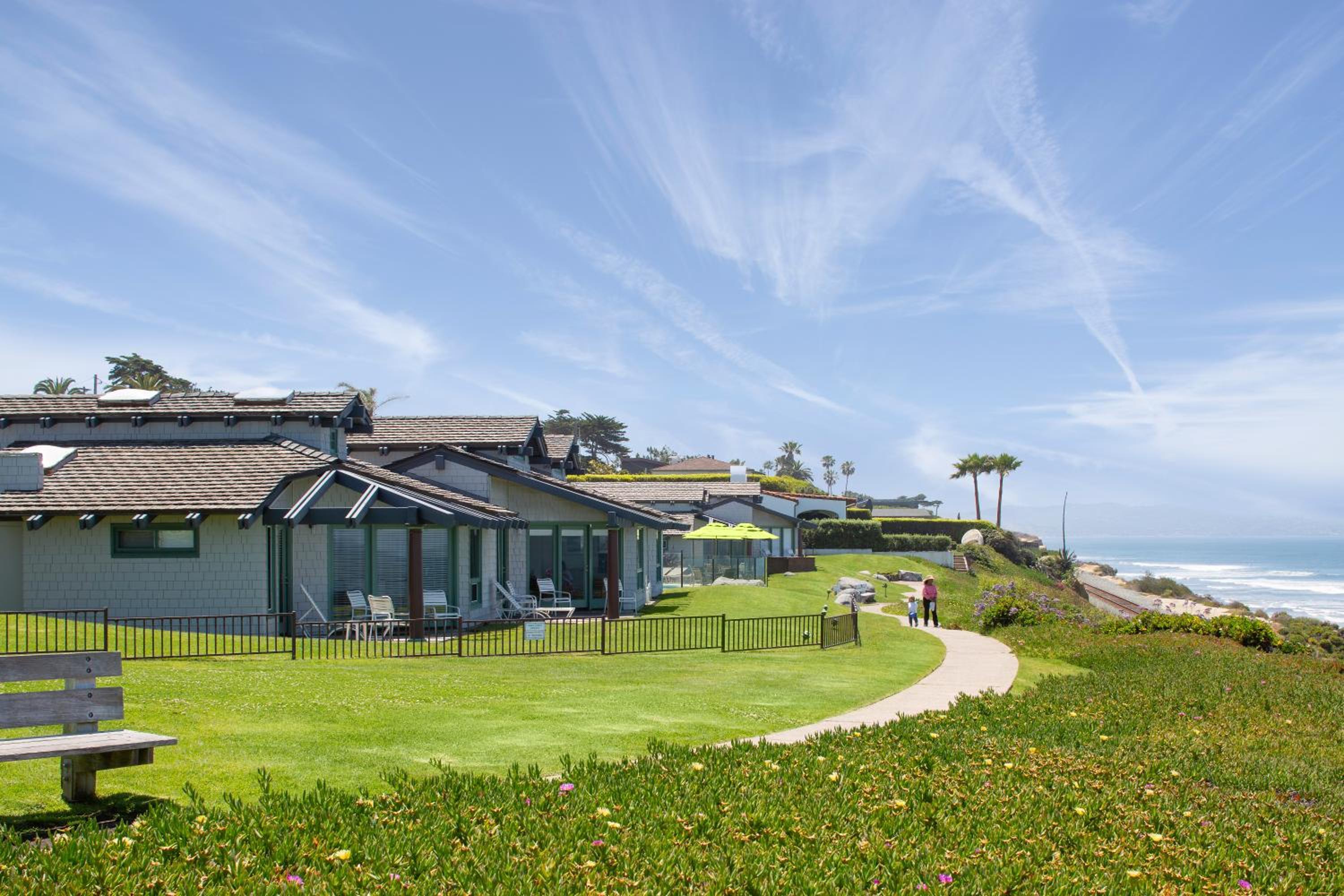 Hotel Wave Crest Resort