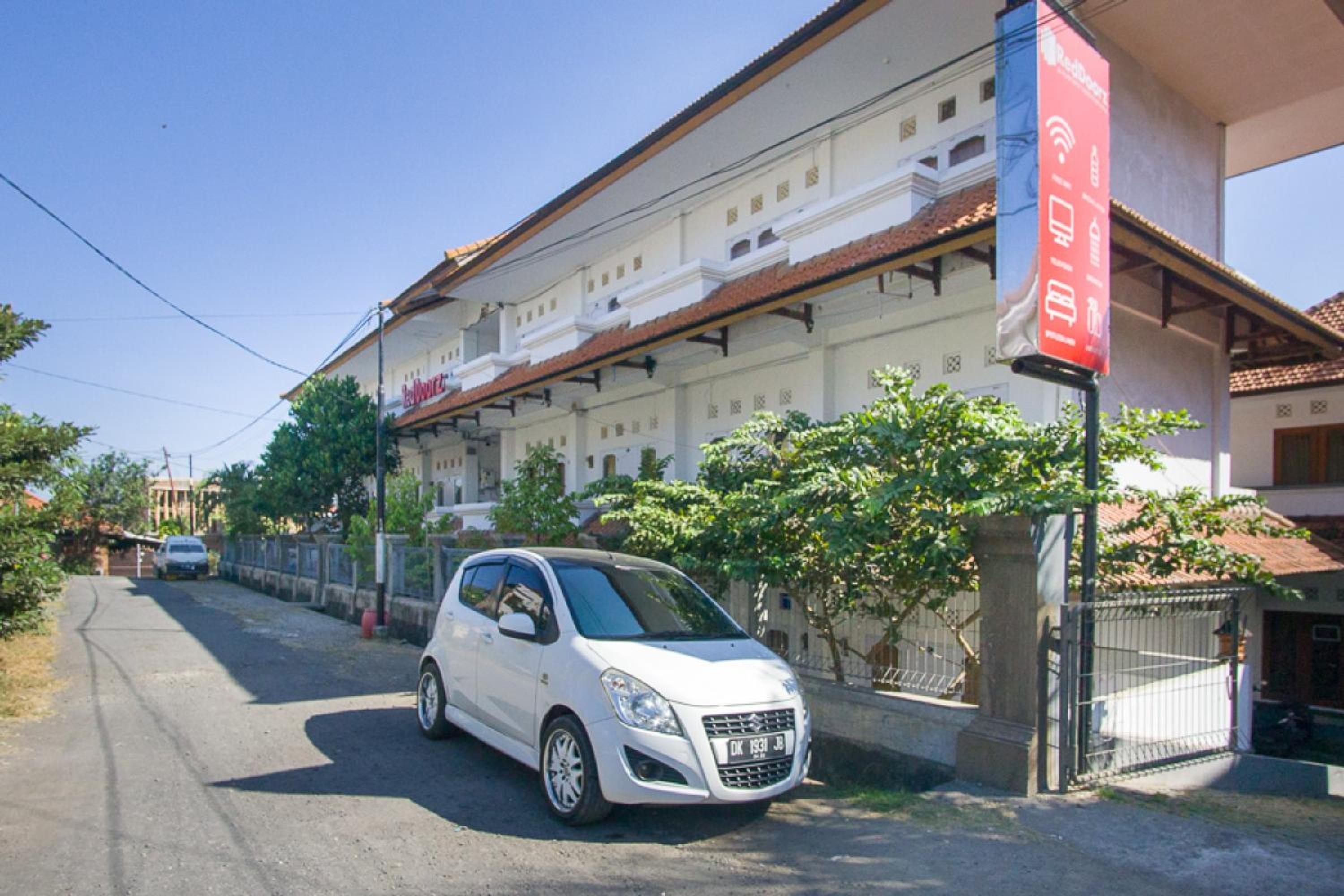 RedDoorz @ Jalan Gatot Subroto Denpasar
