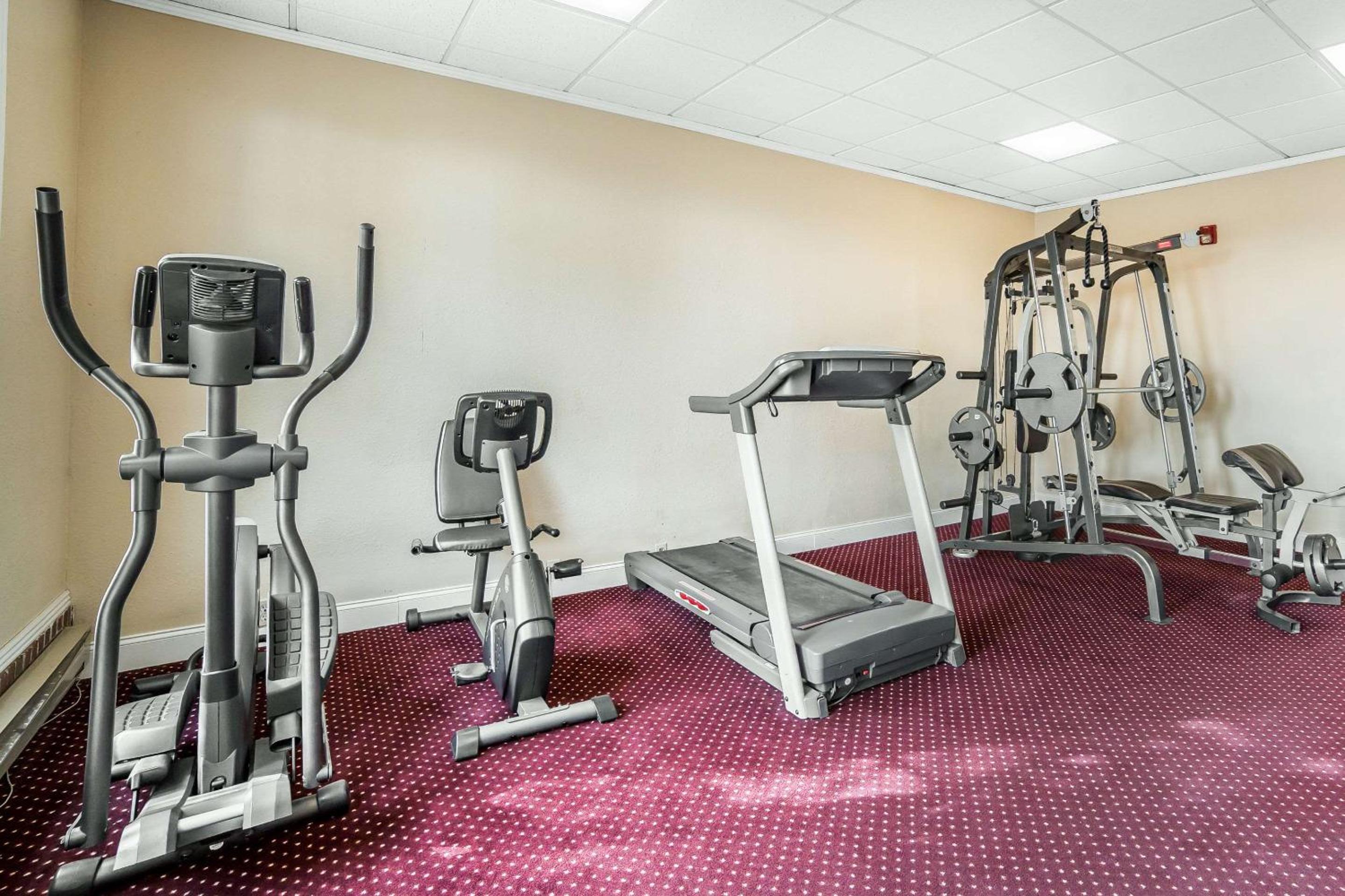 Rawlins Vacations - Econo Lodge - Property Image 10