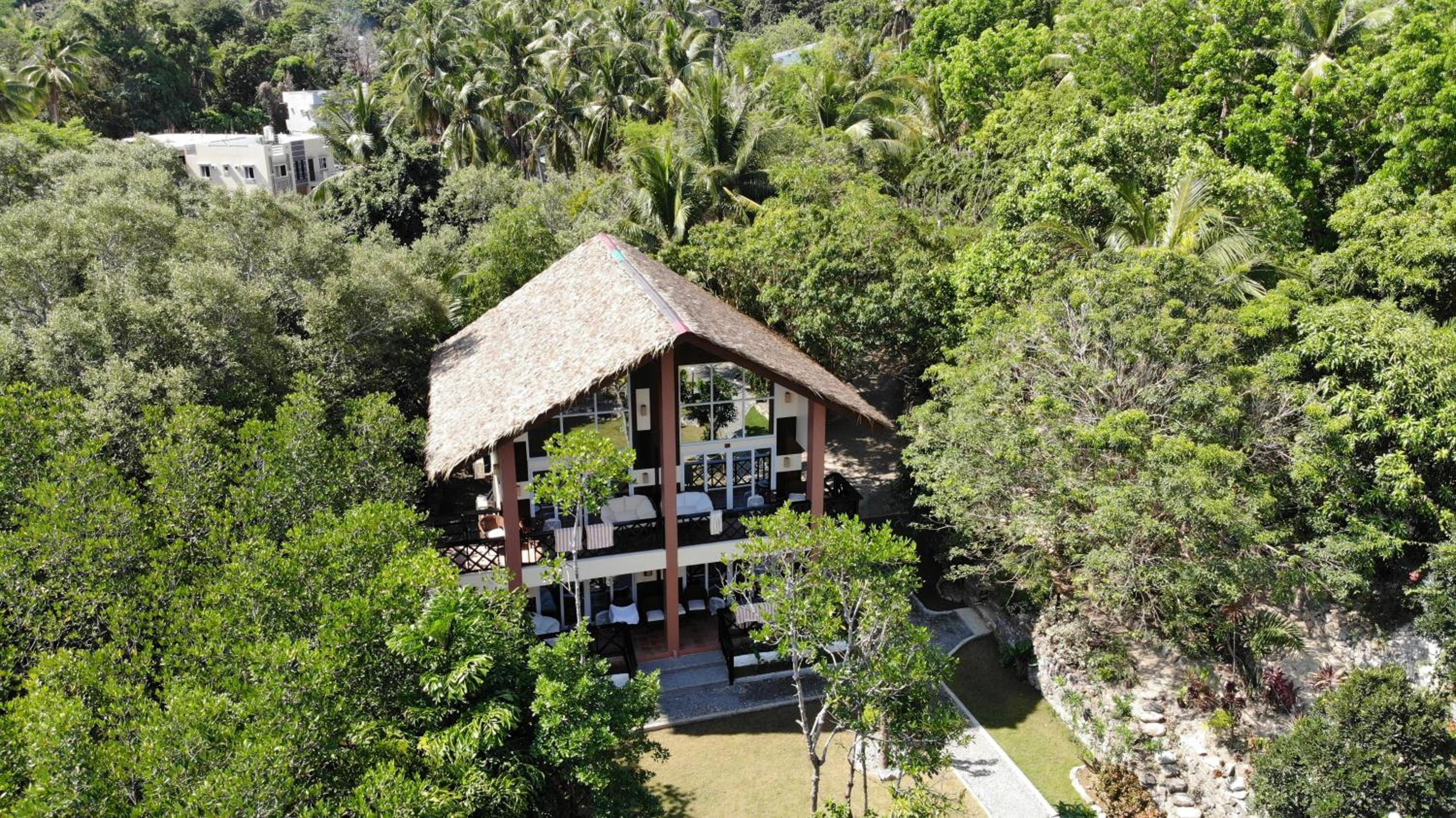 Edgewater Dive & Spa Resort