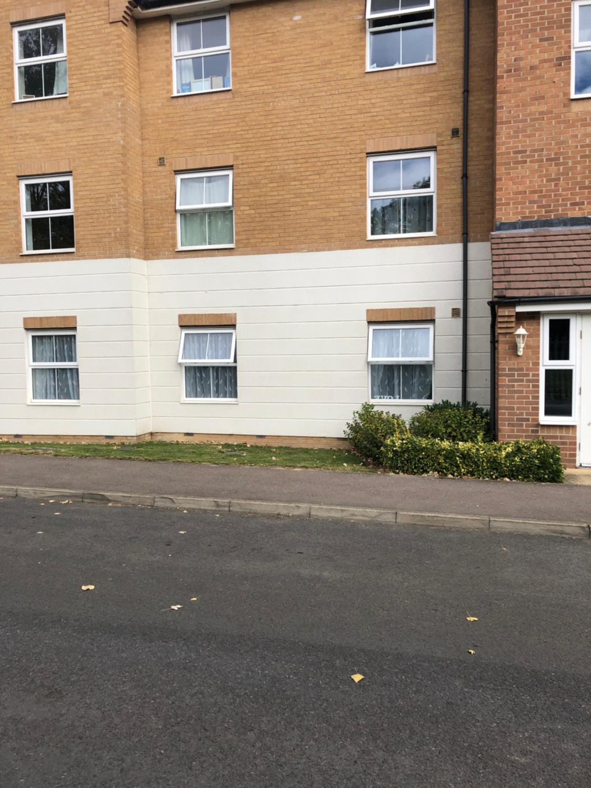 Watford Vacations - Modern Flat - Property Image 1