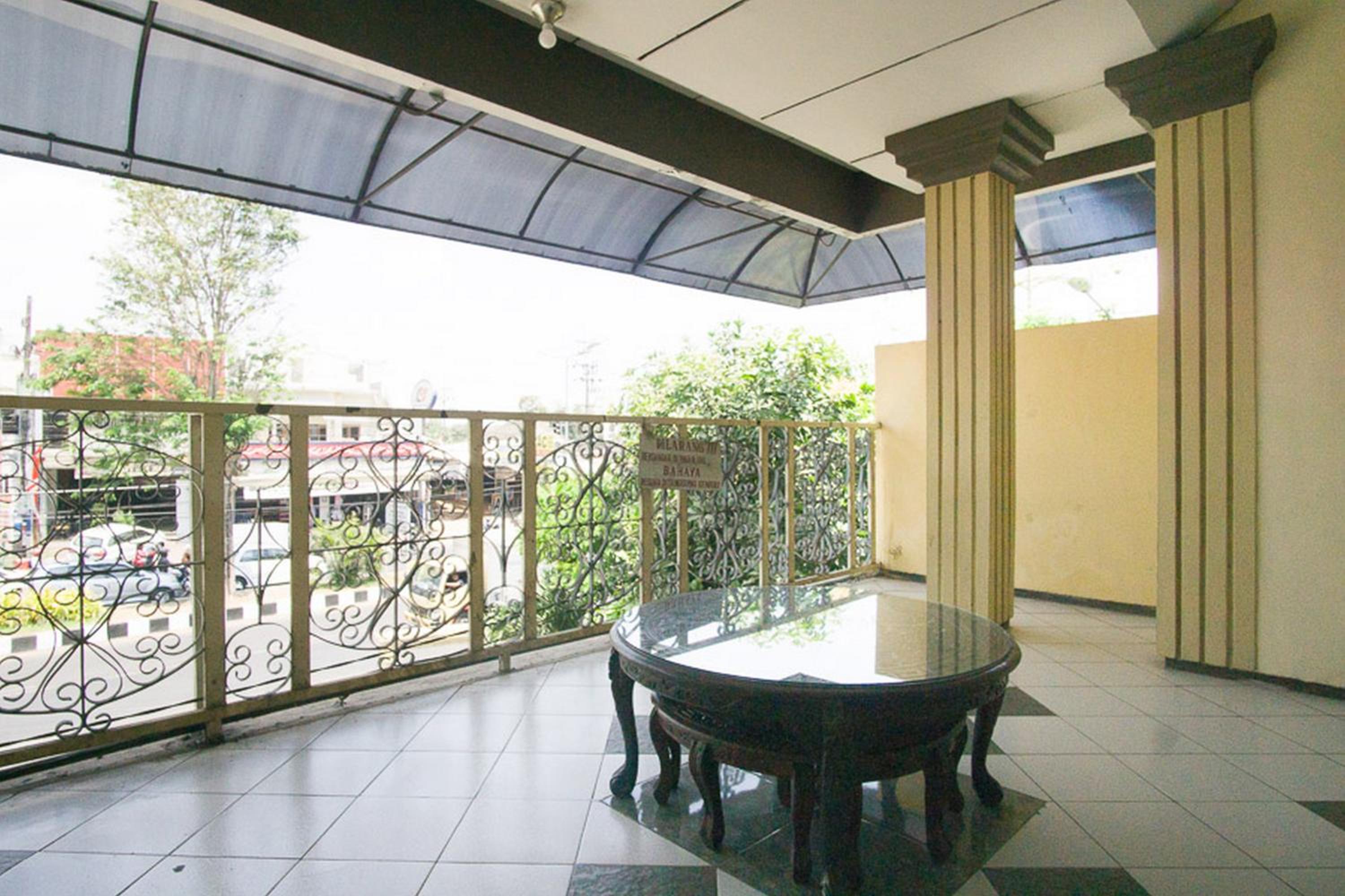 RedDoorz Syariah @ Jalan Gajah Mada view 2