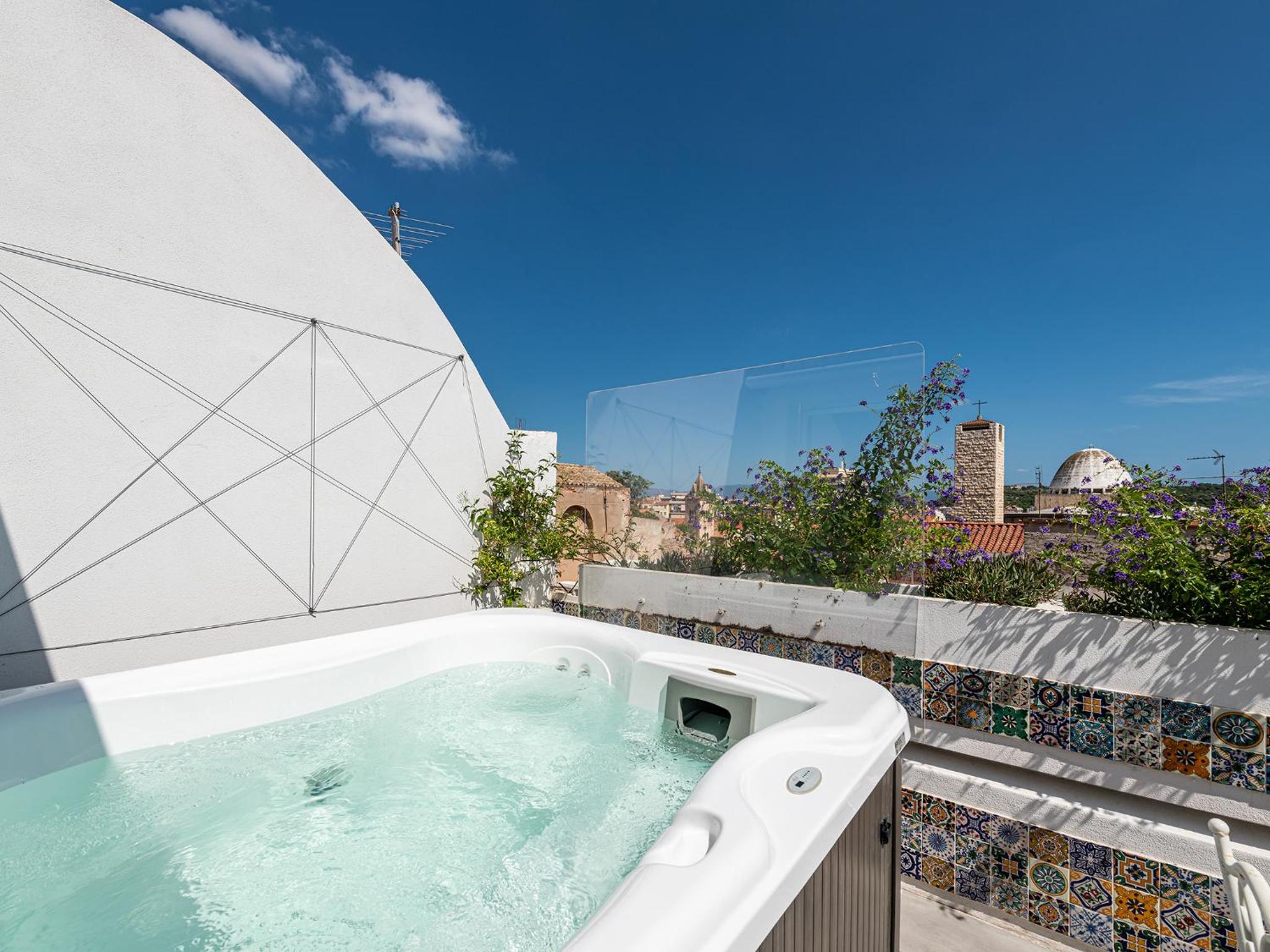 Hotel "Bea's Terrace" - Private Jacuzzi and panoramic rooftop in the City Centre - Image 1