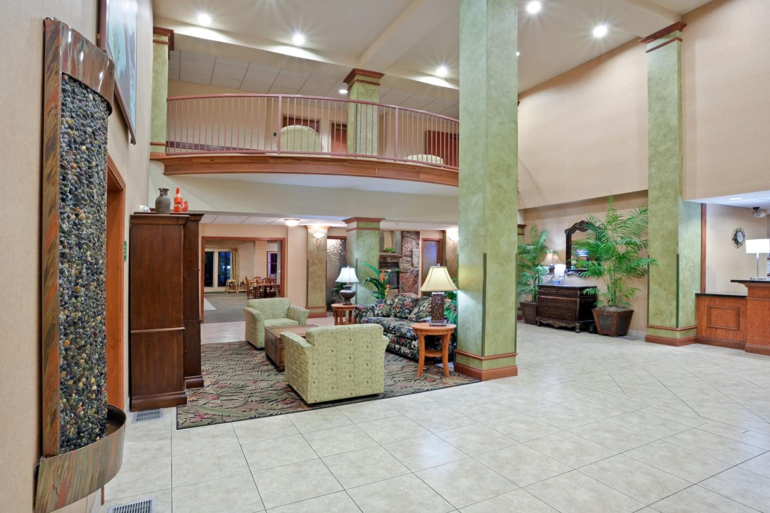 Triple Play Resort Hotel & Suites view 5