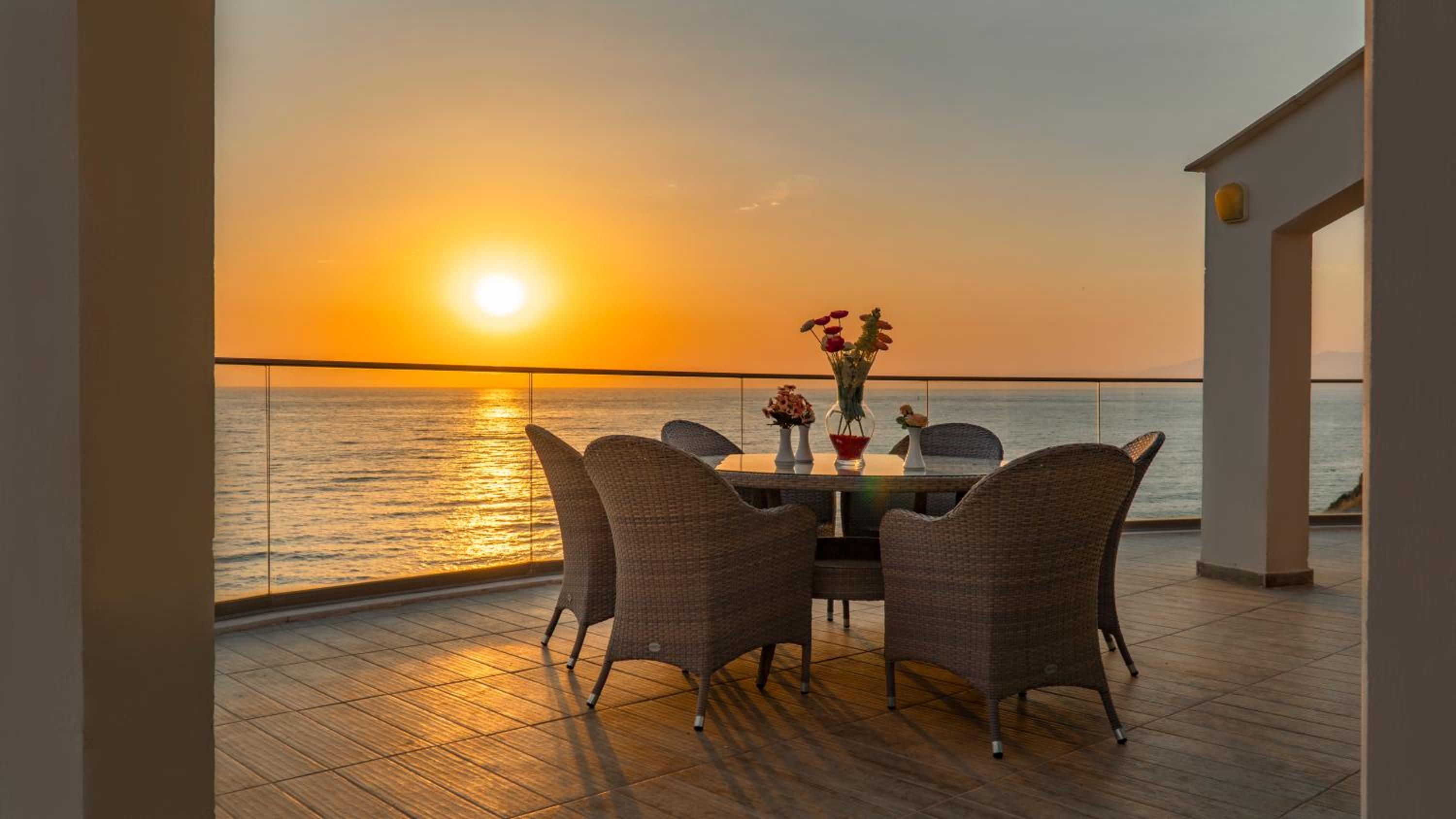 Ladies Beach Suite Hotel - Image 16