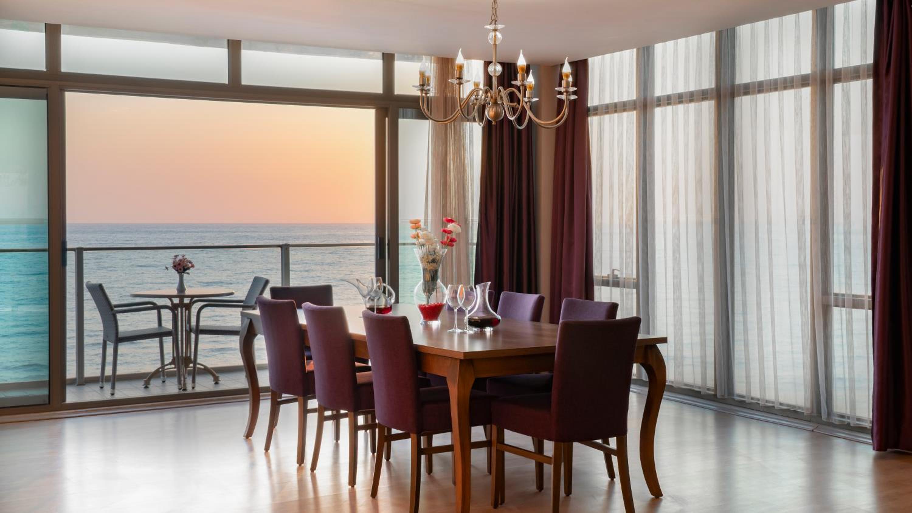 Ladies Beach Suite Hotel - Image 20