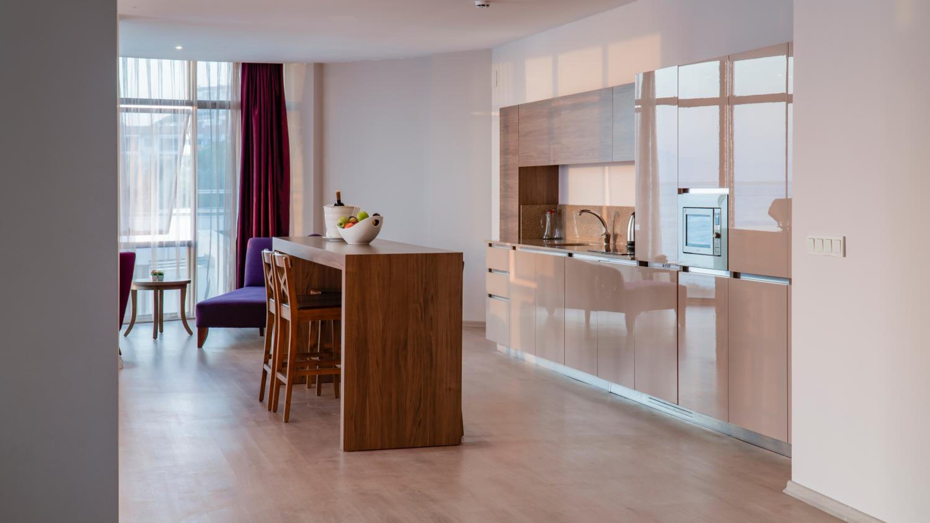 Ladies Beach Suite Hotel - Image 21