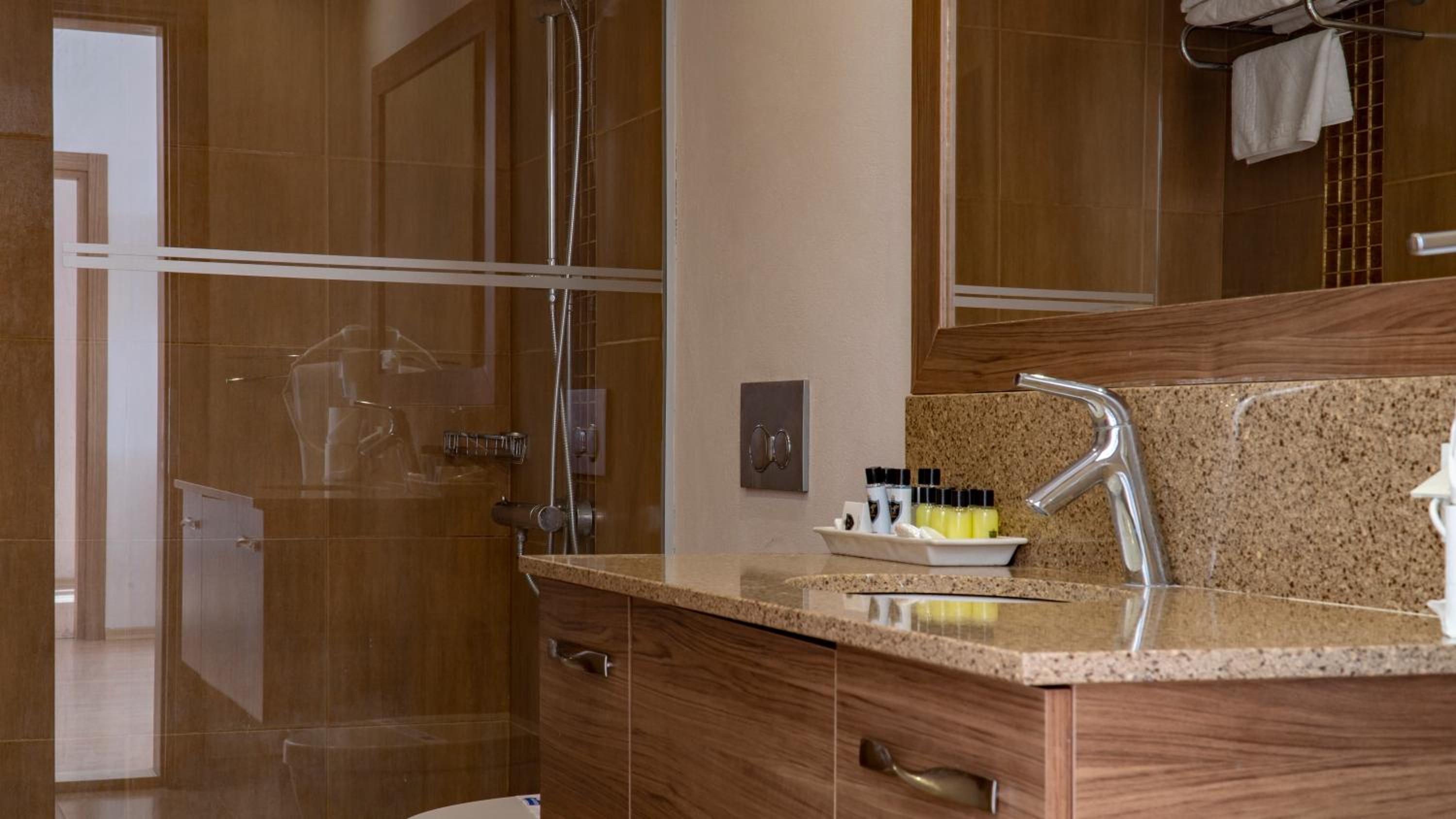 Ladies Beach Suite Hotel - Image 81