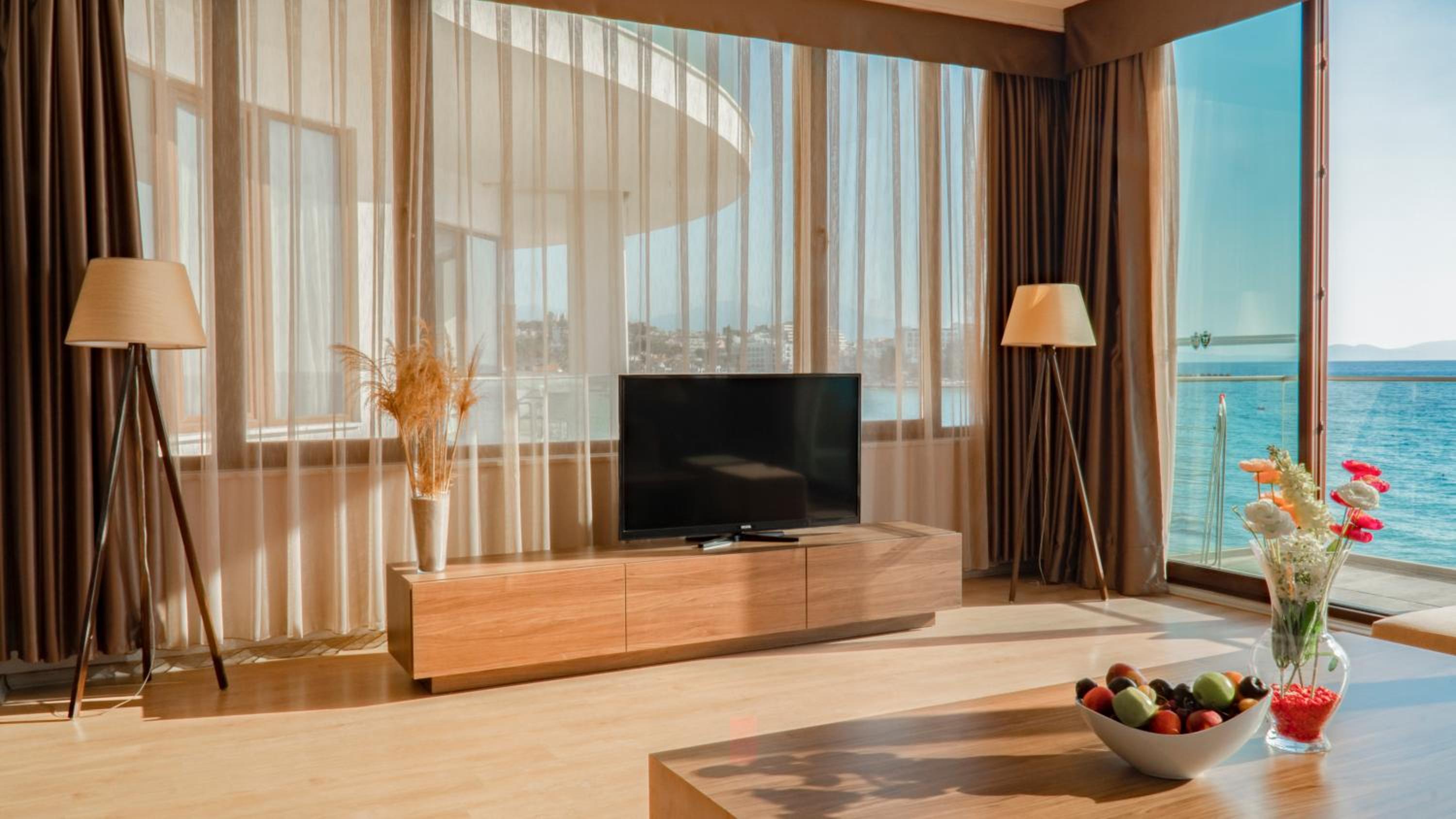 Ladies Beach Suite Hotel - Image 6