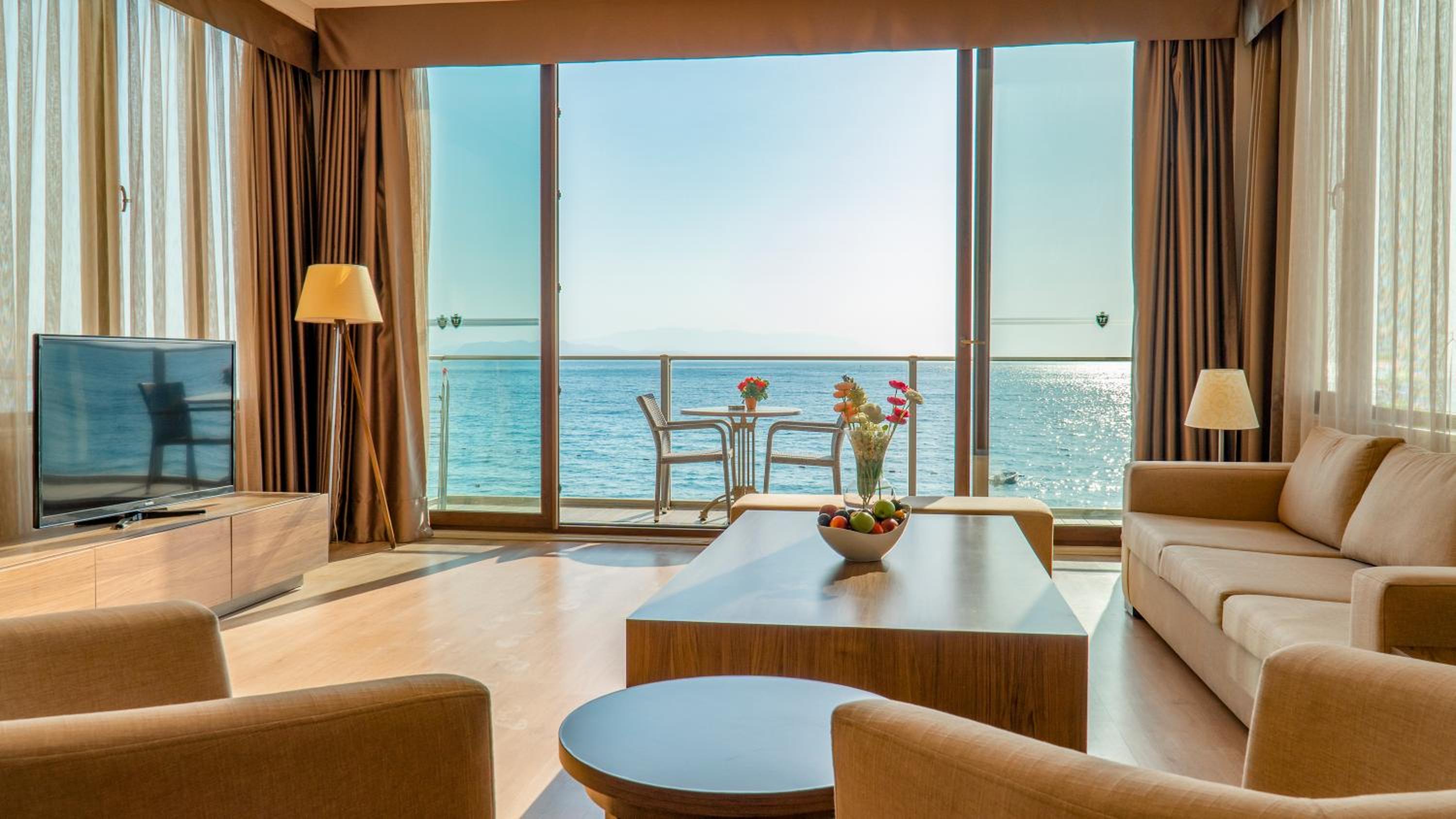 Ladies Beach Suite Hotel - Image 8