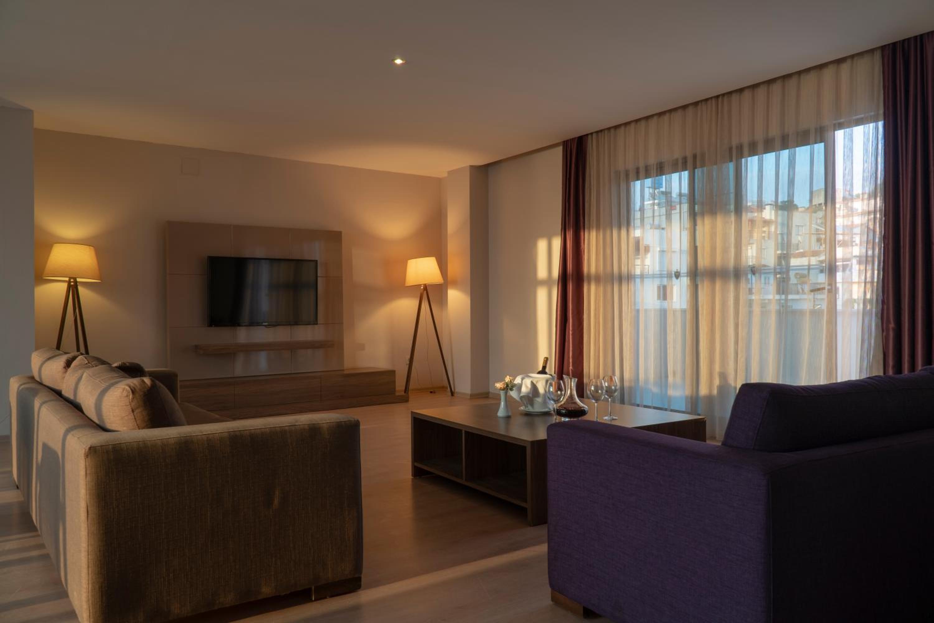Ladies Beach Suite Hotel - Image 84