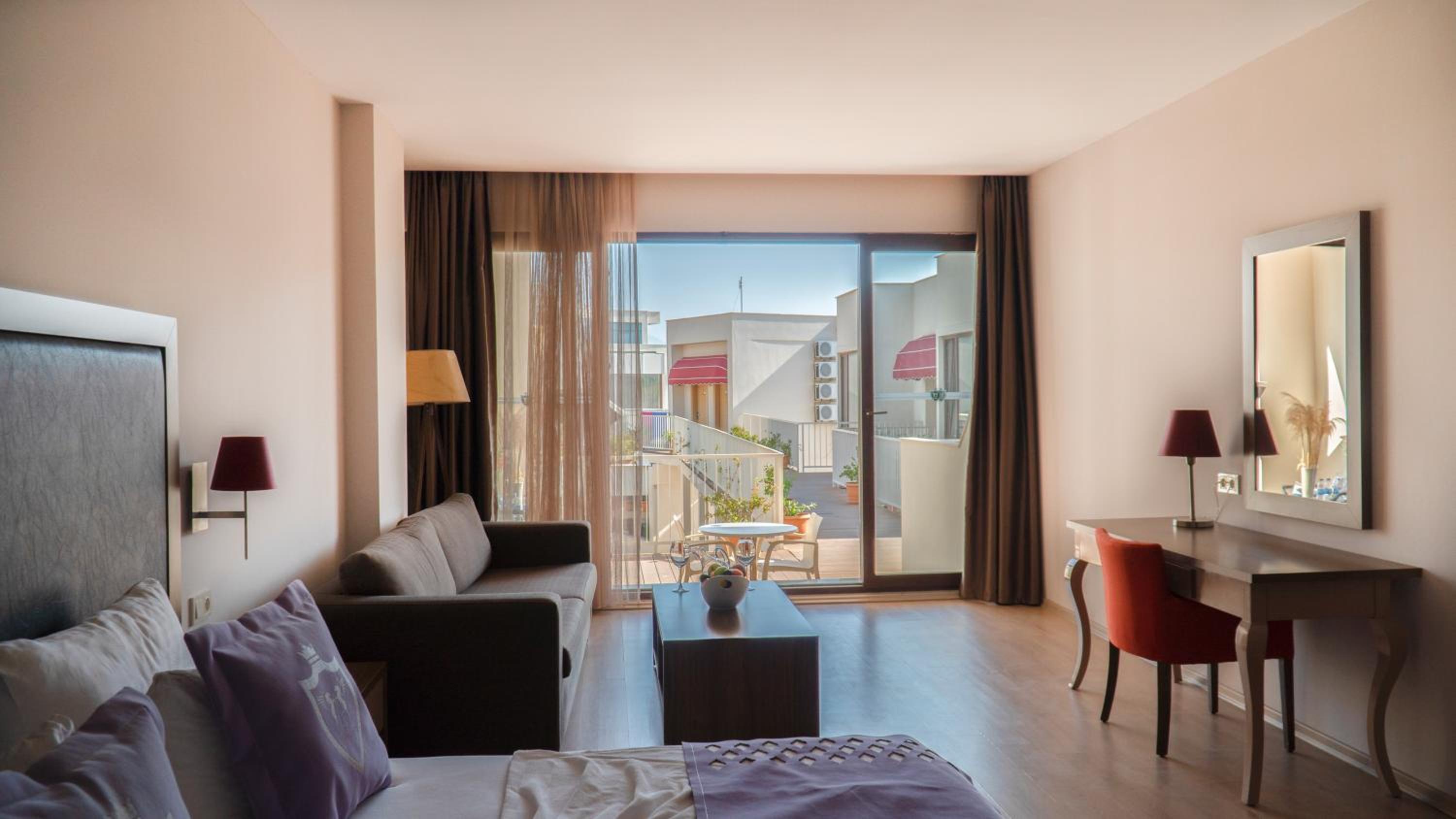 Ladies Beach Suite Hotel - Image 96